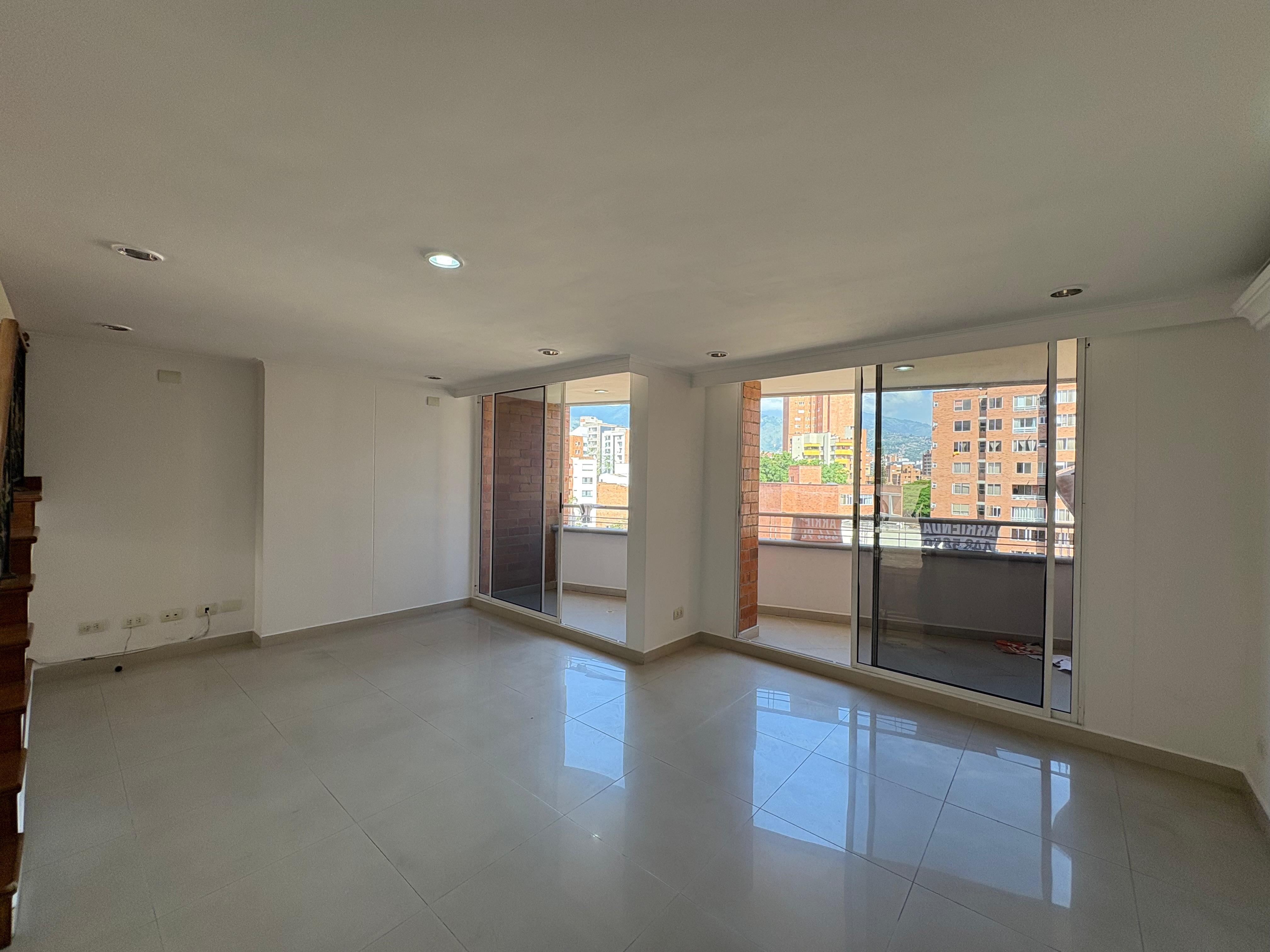 ARRIENDO PENTHOUSE DUPLEX - LAURELES