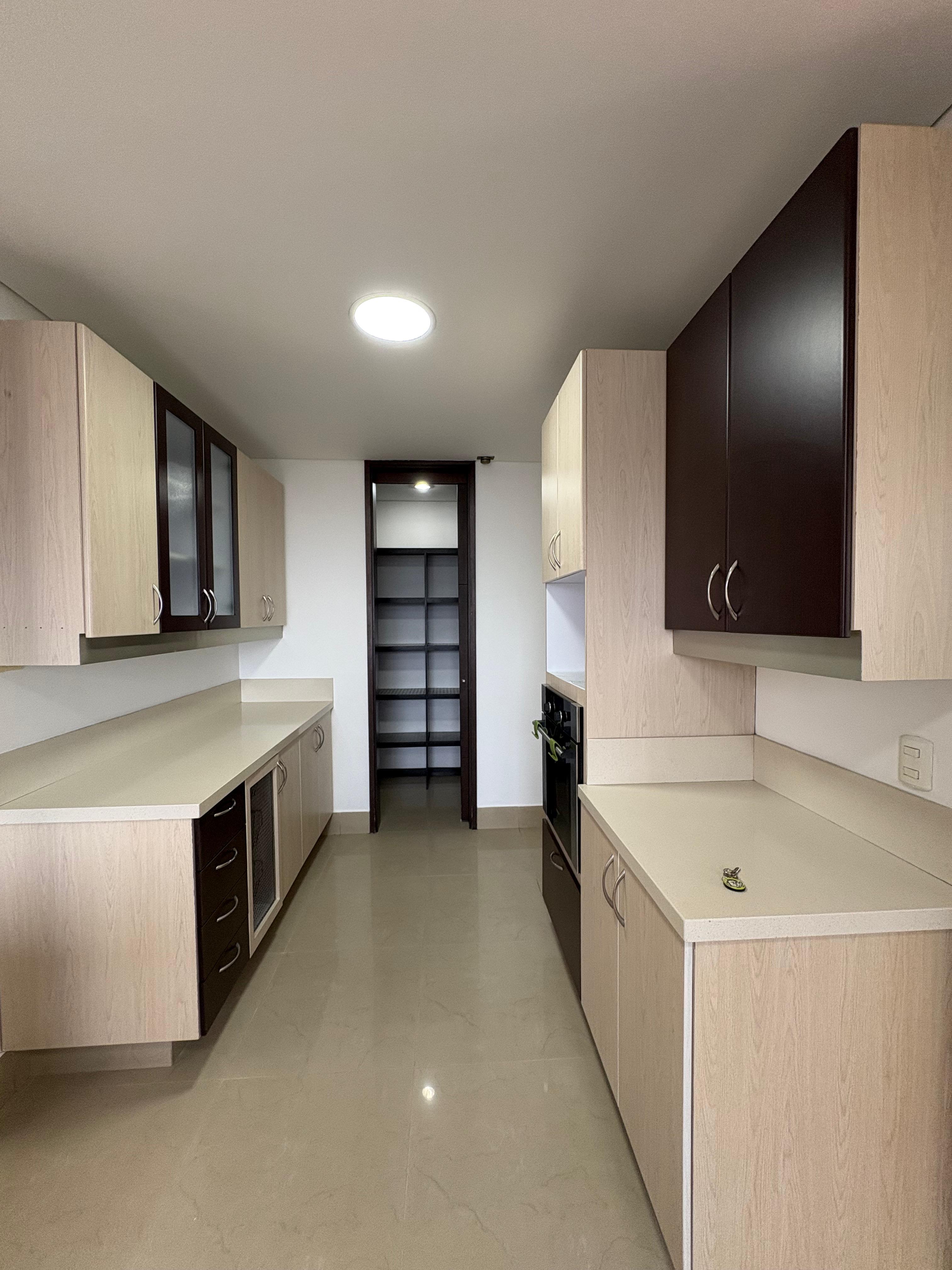 ARRIENDO APARTAMENTO, POBLADO SAN LUCAS