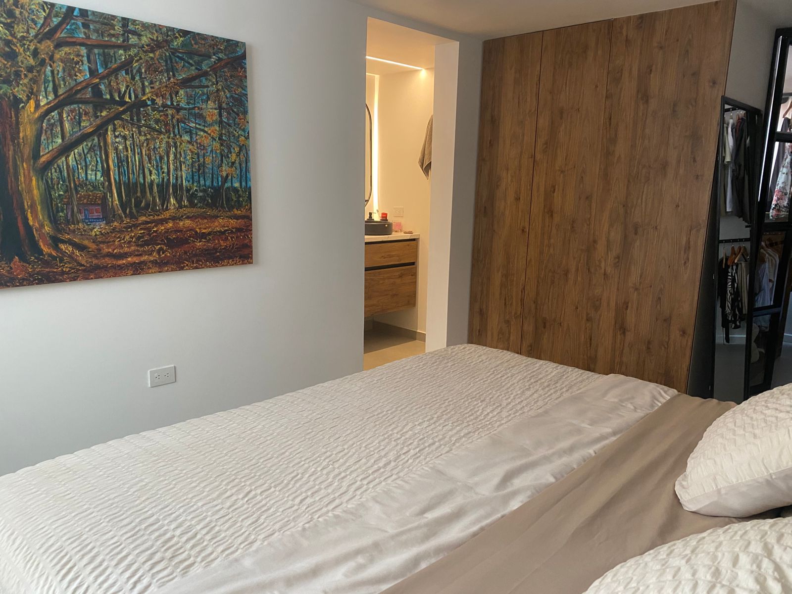 ARRIENDO APARTAMENTO AMOBLADO - CONQUISTADORES