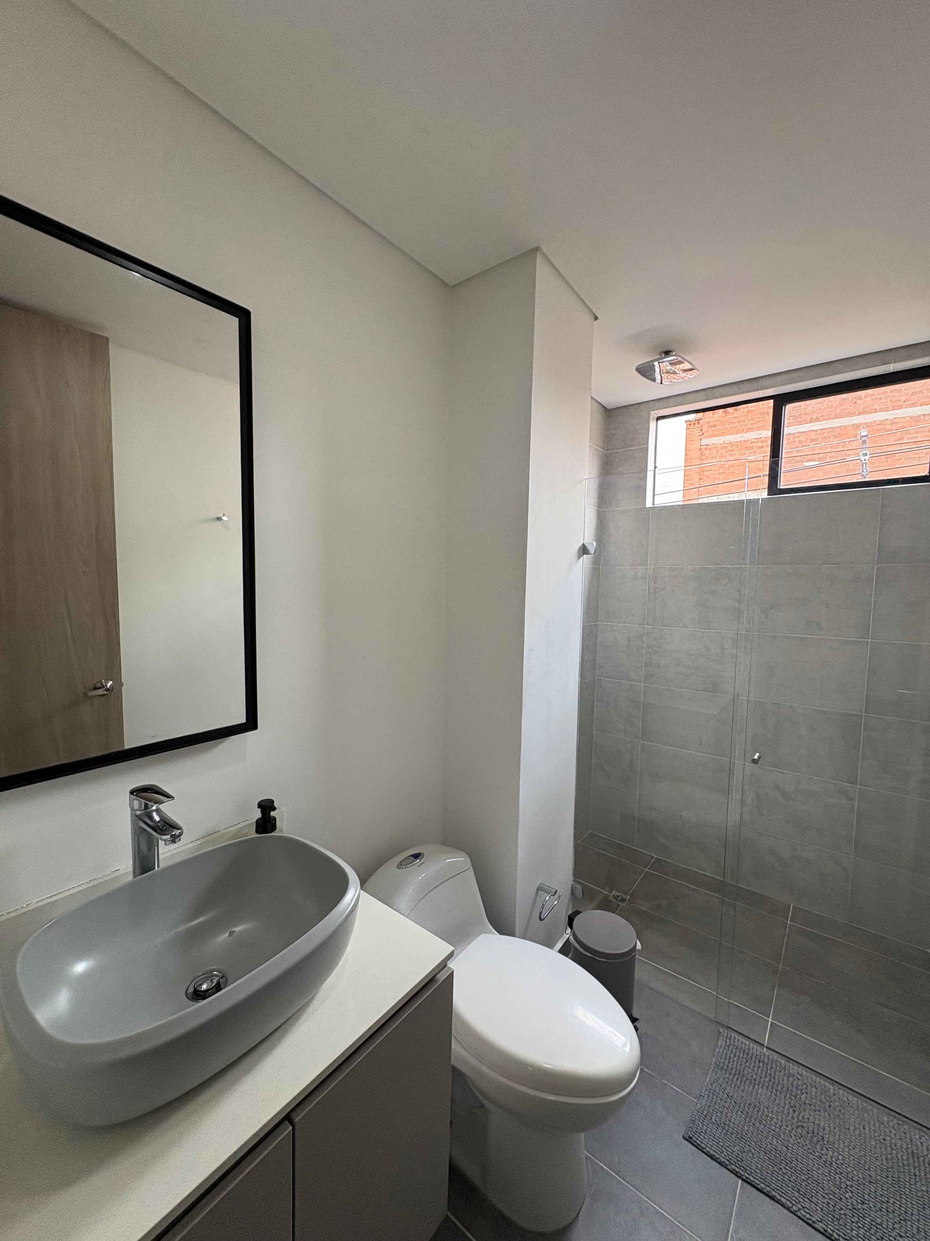 ARRIENDO APARTAMENTO, CASTELLANA