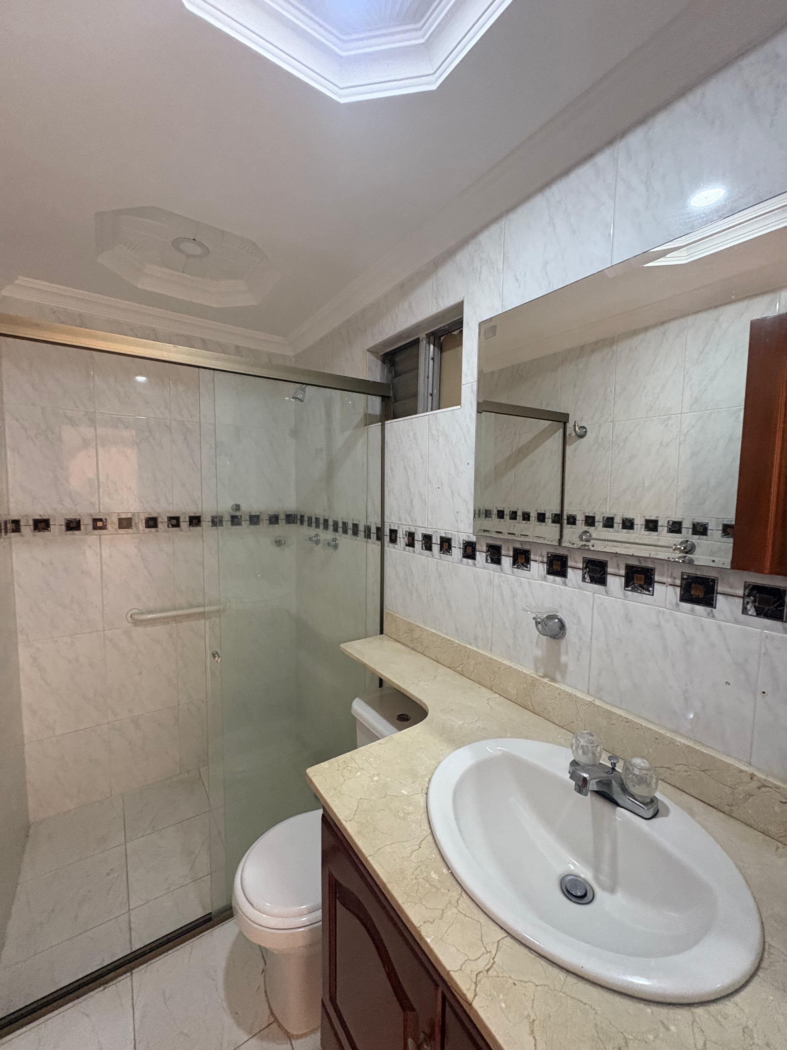 ARRIENDO CASA CASTELLANA