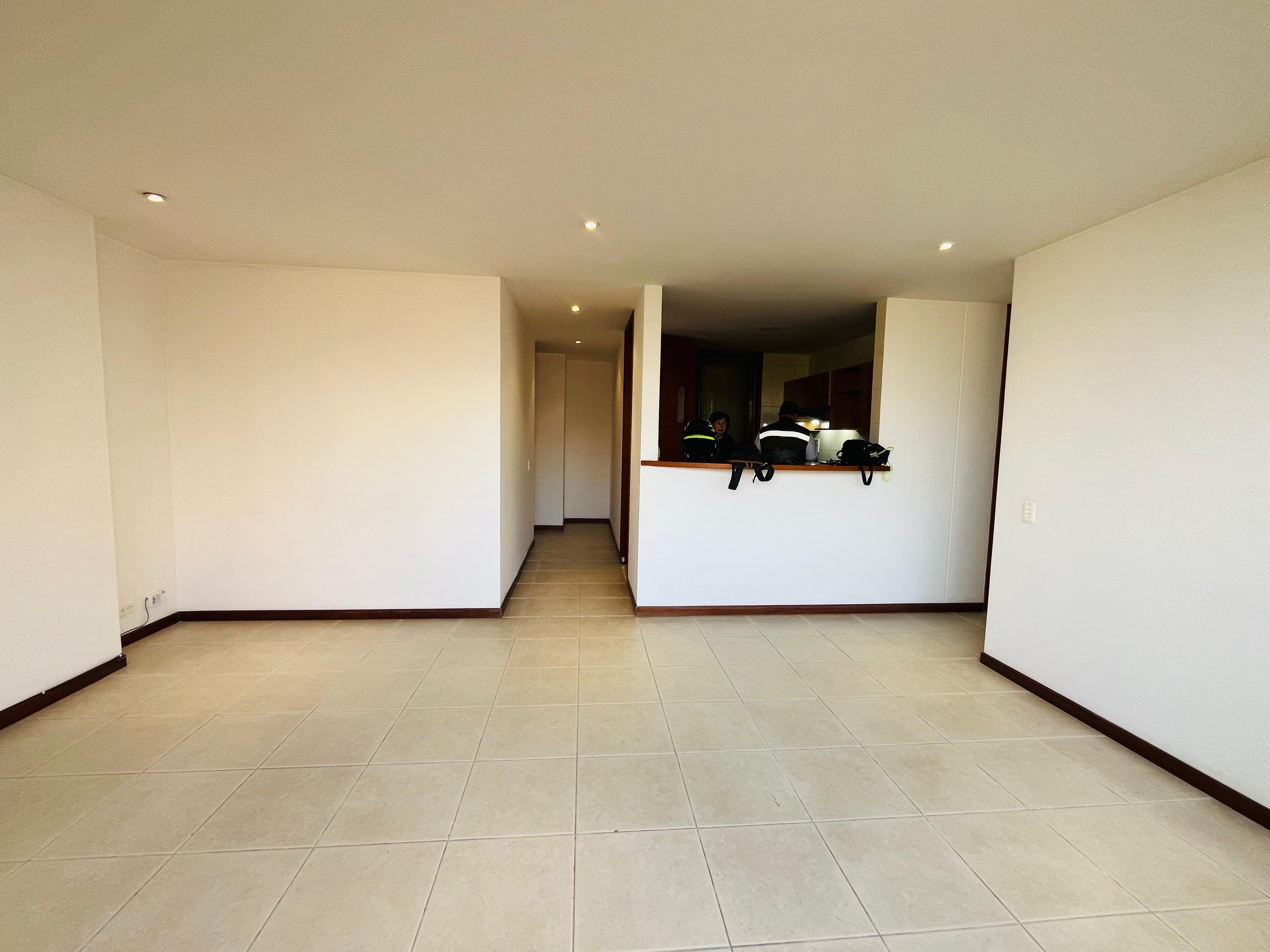 ARRIENDO APARTAMENTO - POBLADO LA FRONTERA