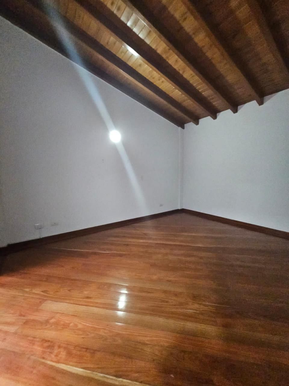 VENTA Y ARRIENDO CASA - POBLADO LA CALERA