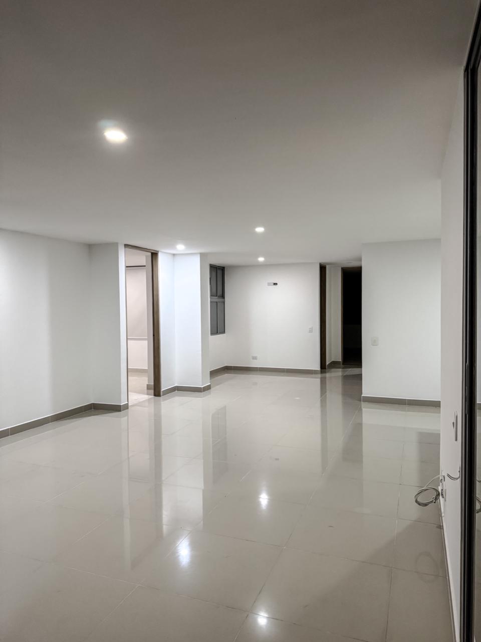ARRIENDO APARTAMENTO, LAURELES SANTA TERESITA