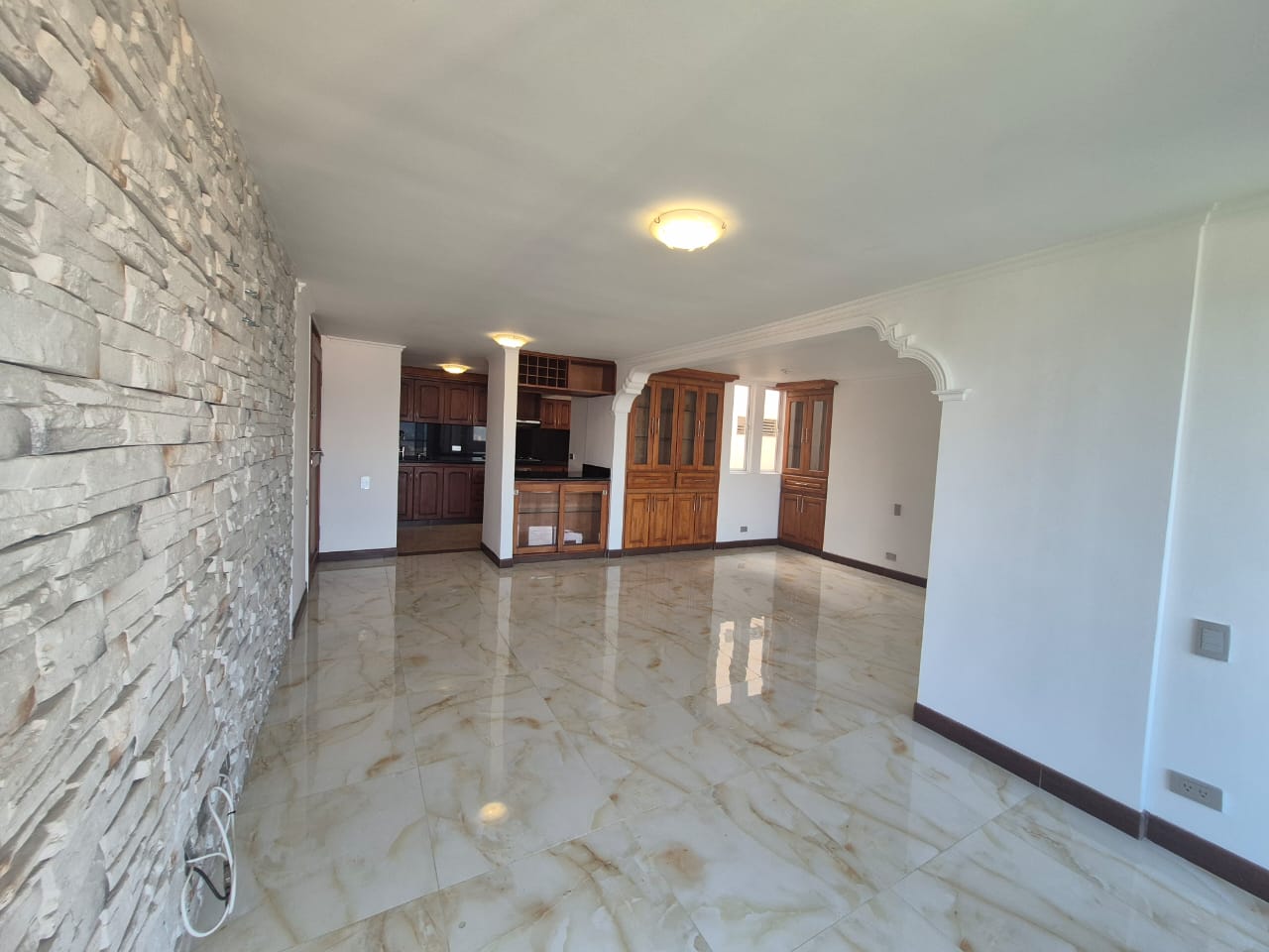 ARRIENDO APARTAMENTO DUPLEX POBLADO PALMAS