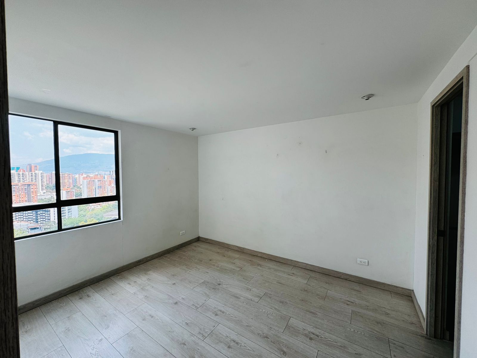 ARRIENDO APARTAMENTO - LOMA LOS BERNAL