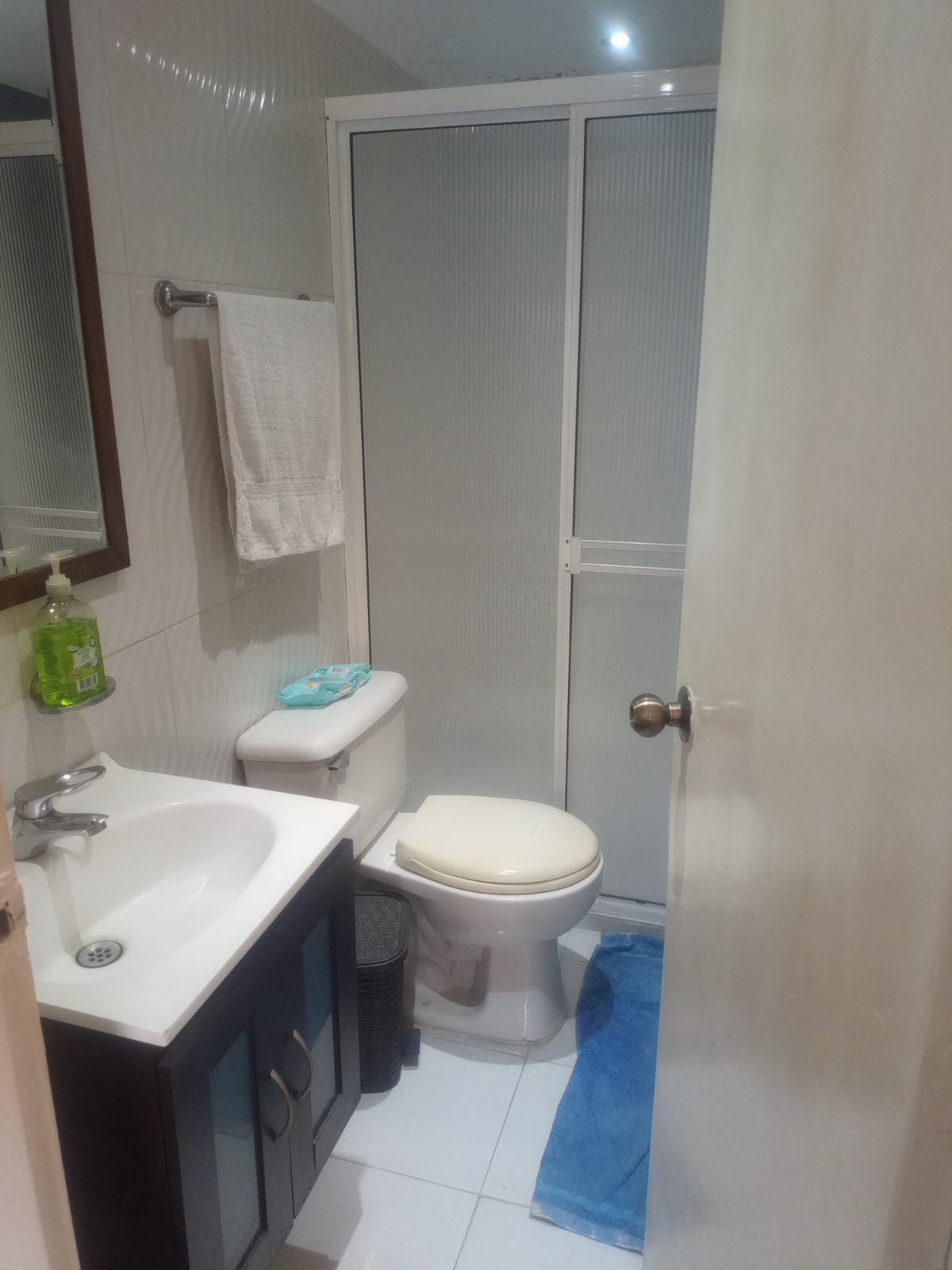 ARRIENDO APARTAESTUDIO - LAURELES BULEVAR
