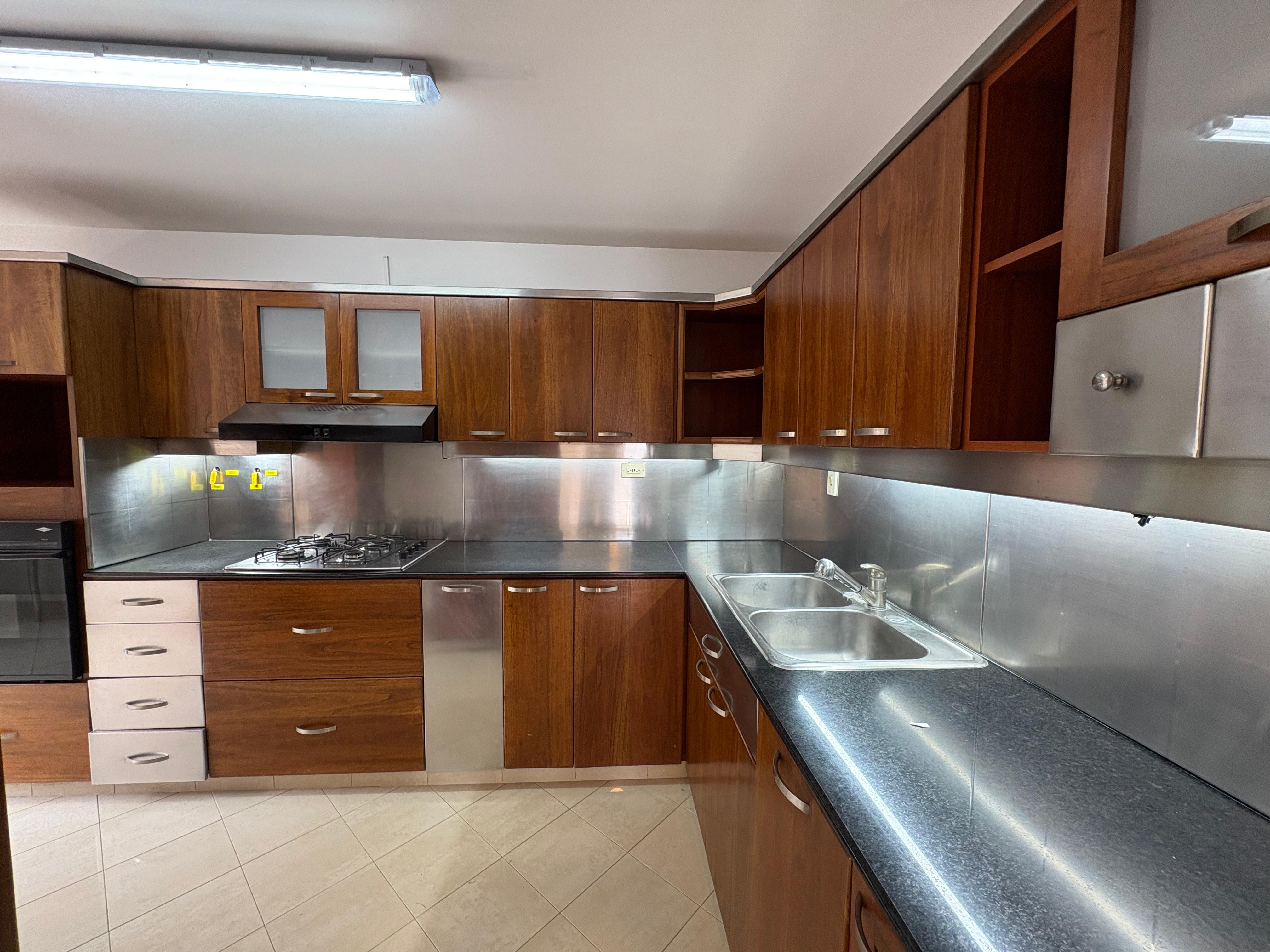 ARRIENDO APARTAMENTO, POBLADO CALERA