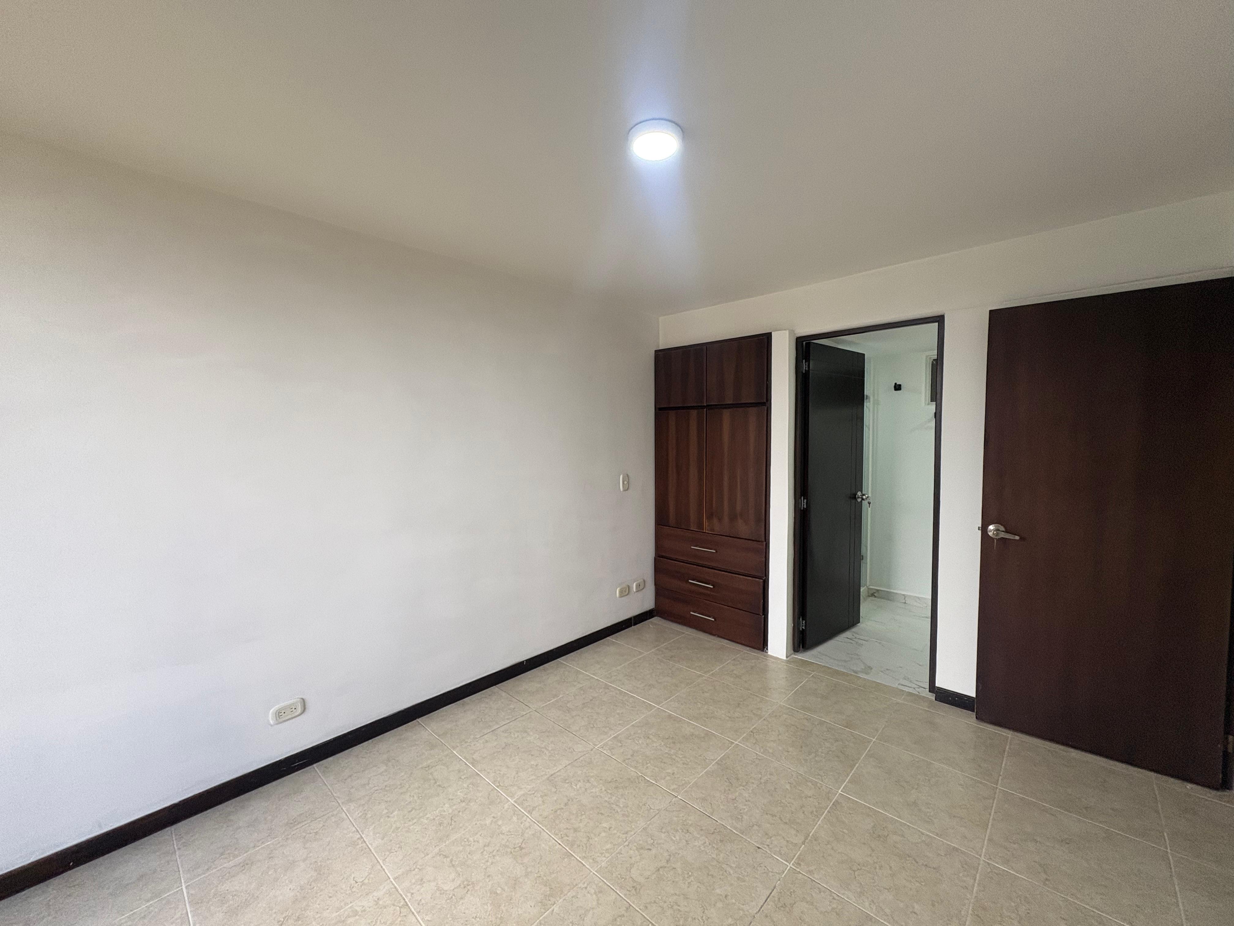 ARRIENDO APARTAMENTO, AV PALMAS