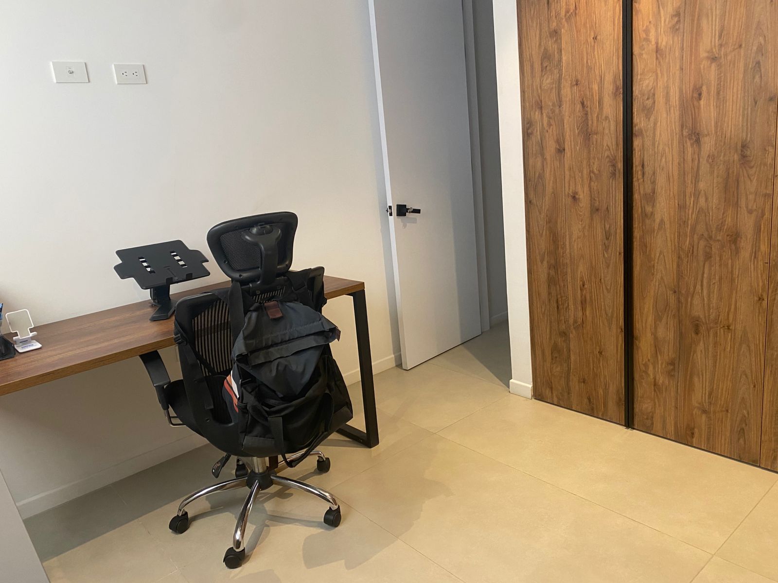 ARRIENDO APARTAMENTO AMOBLADO - CONQUISTADORES