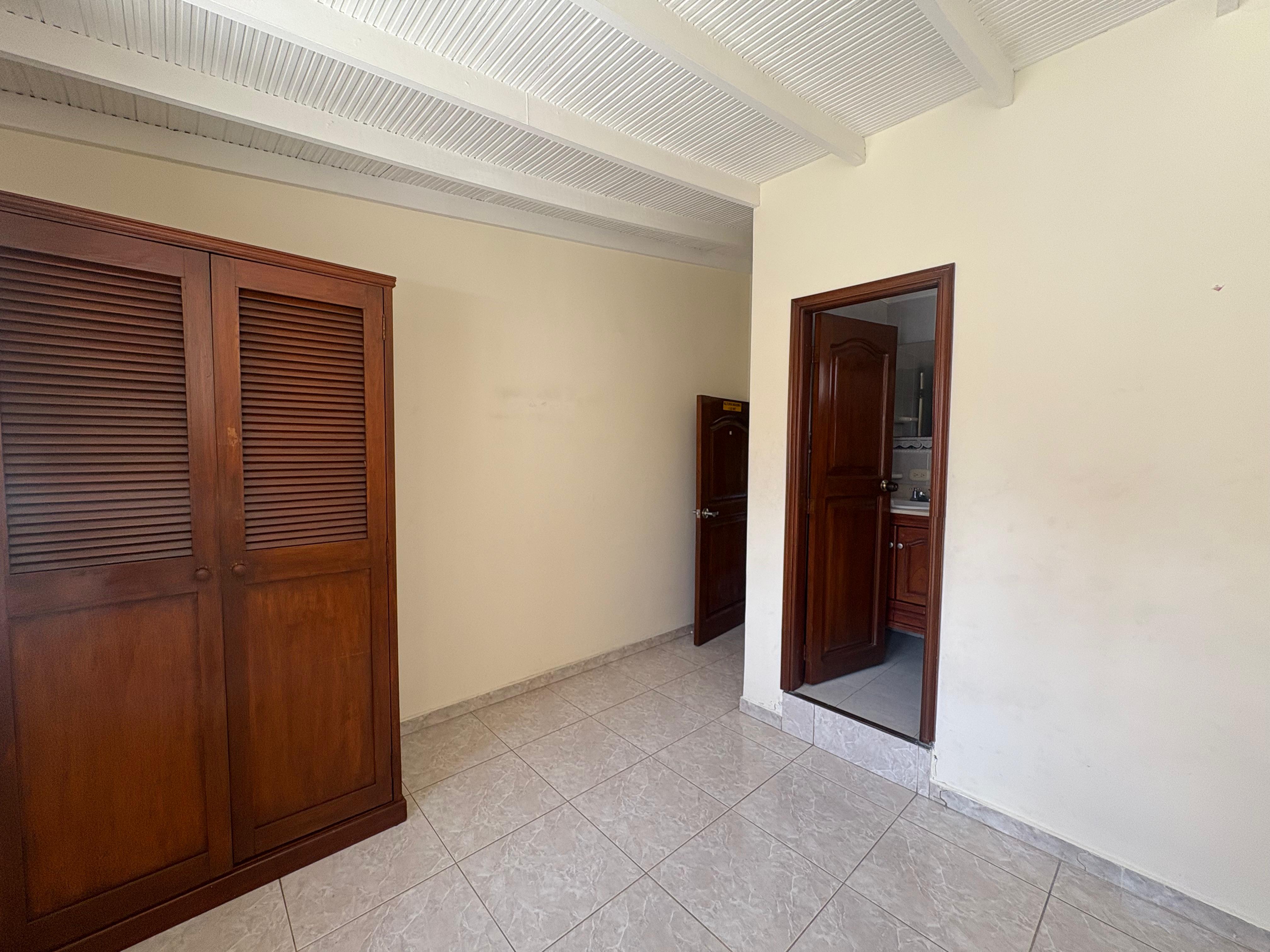 ARRIENDO CASA CASTELLANA