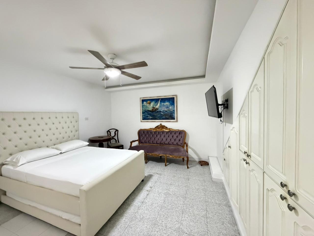 ARRIENDO CASA AMOBLADA O DESOCUPADA - LAURELES