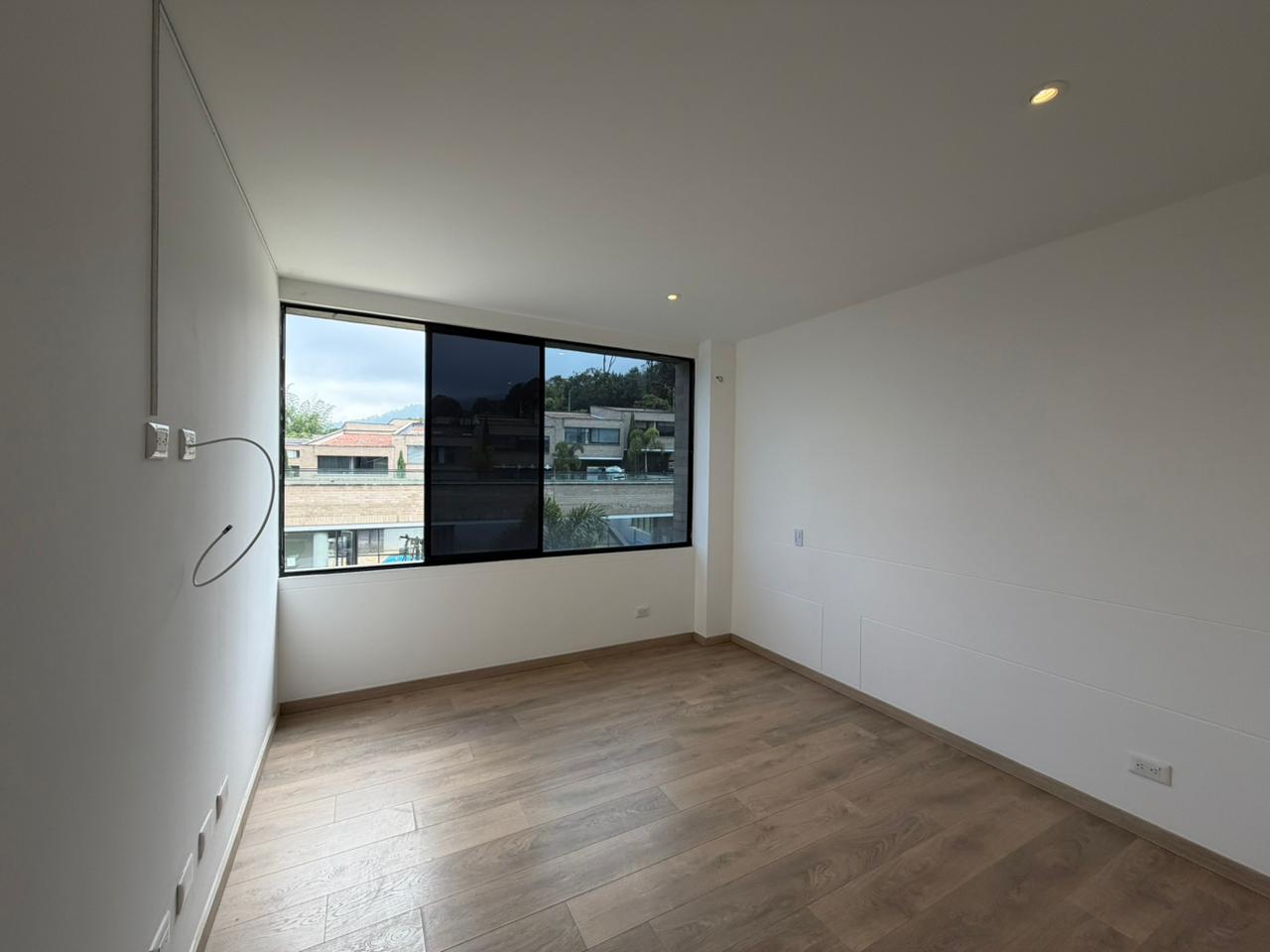 ARRIENDO CASA - ENVIGADO SECTOR INTERMEDIA