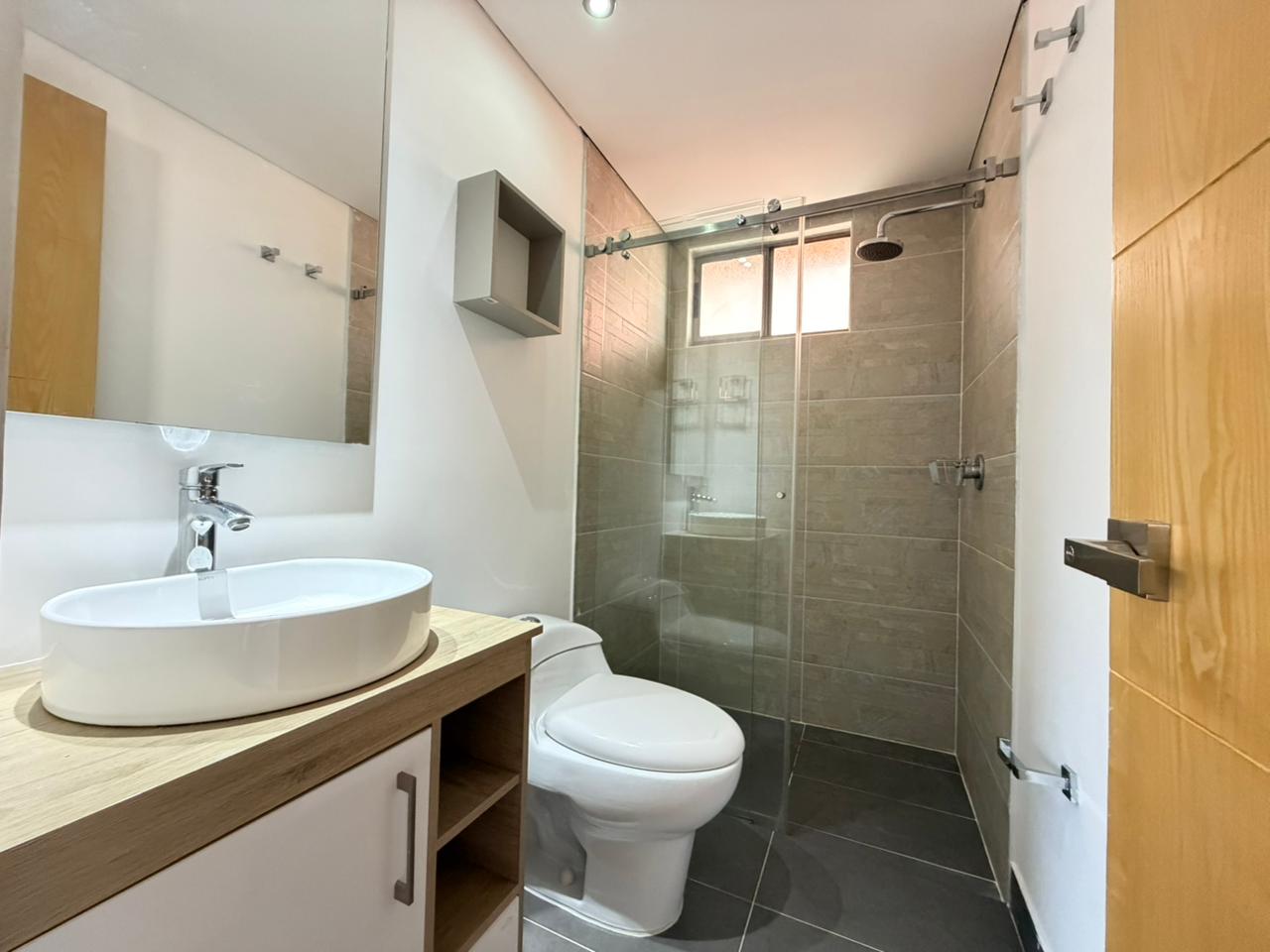 ARRIENDO CASA - ENVIGADO SECTOR INTERMEDIA