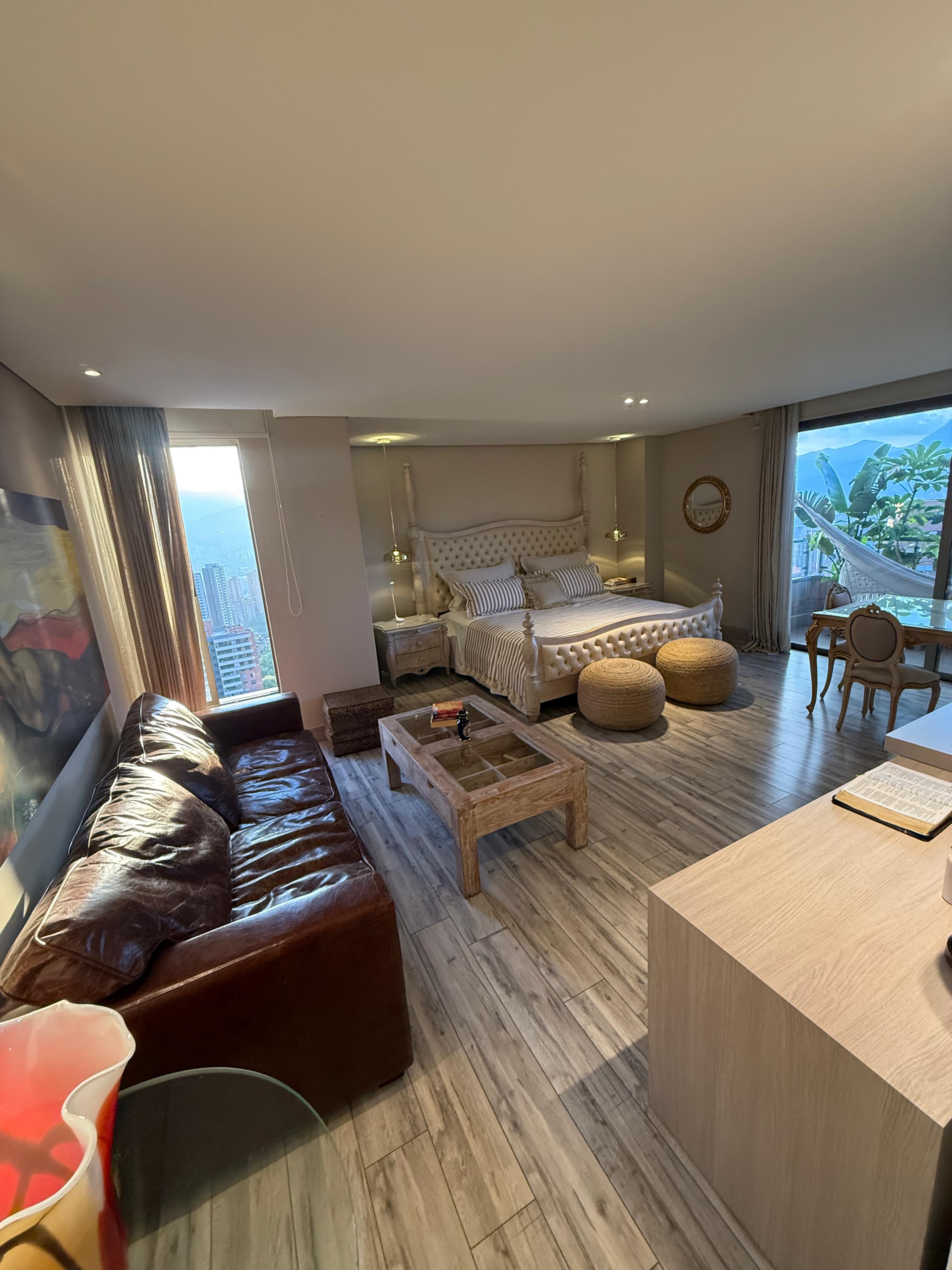 ARRIENDO PENTHOUSE AMOBLADO - POBLADO SECTOR EL TESORO