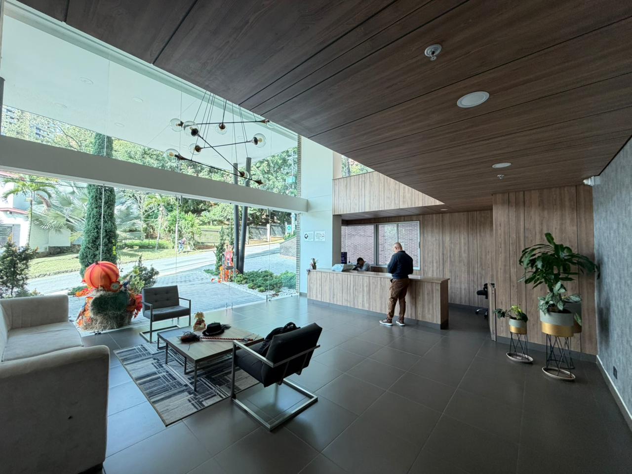 ARRIENDO APARTAMENTO AMOBLADO  - POBLADO CASTROPOL