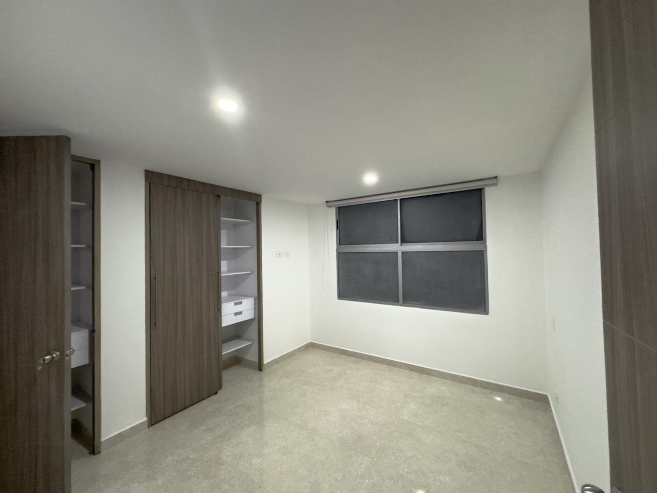 ARRIENDO APARTAMENTO, LAURELES SANTA TERESITA