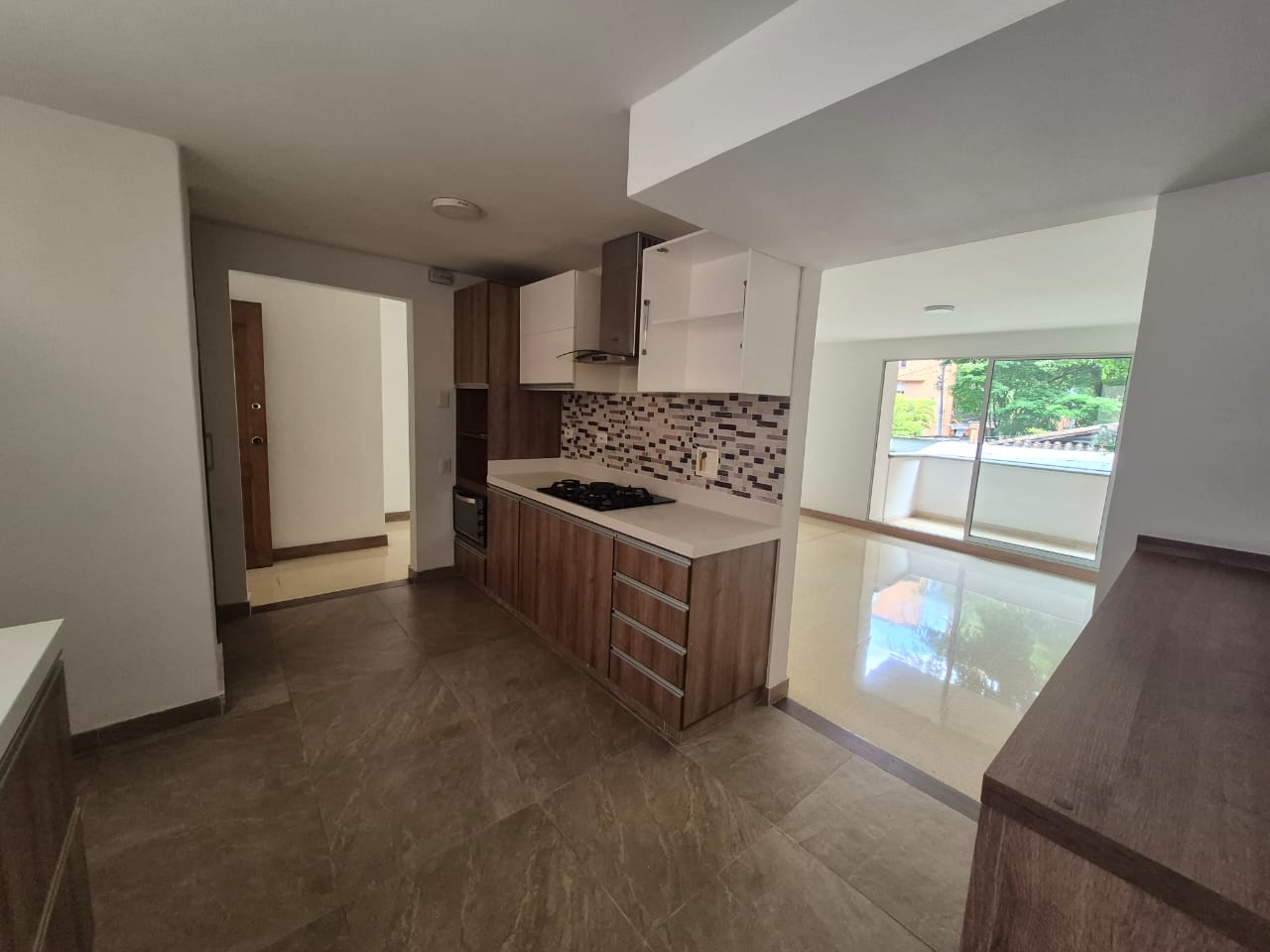 ARRIENDO APARTAMENTO, POBLADO FRONTERA