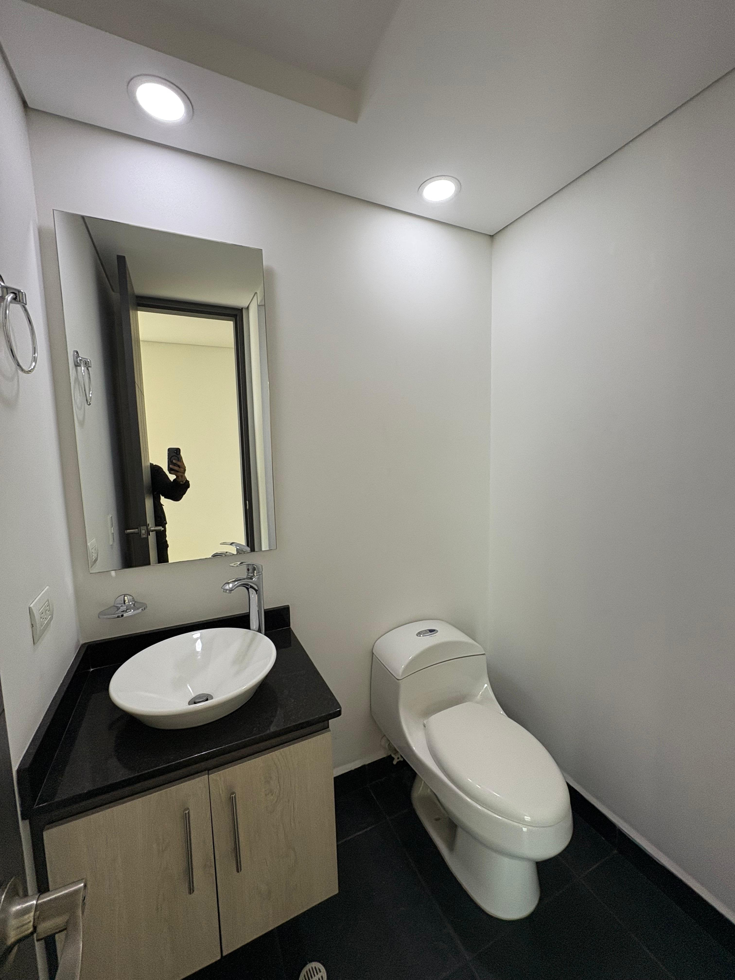 ARRIENDO APARTAMENTO, POBLADO CASTROPOL