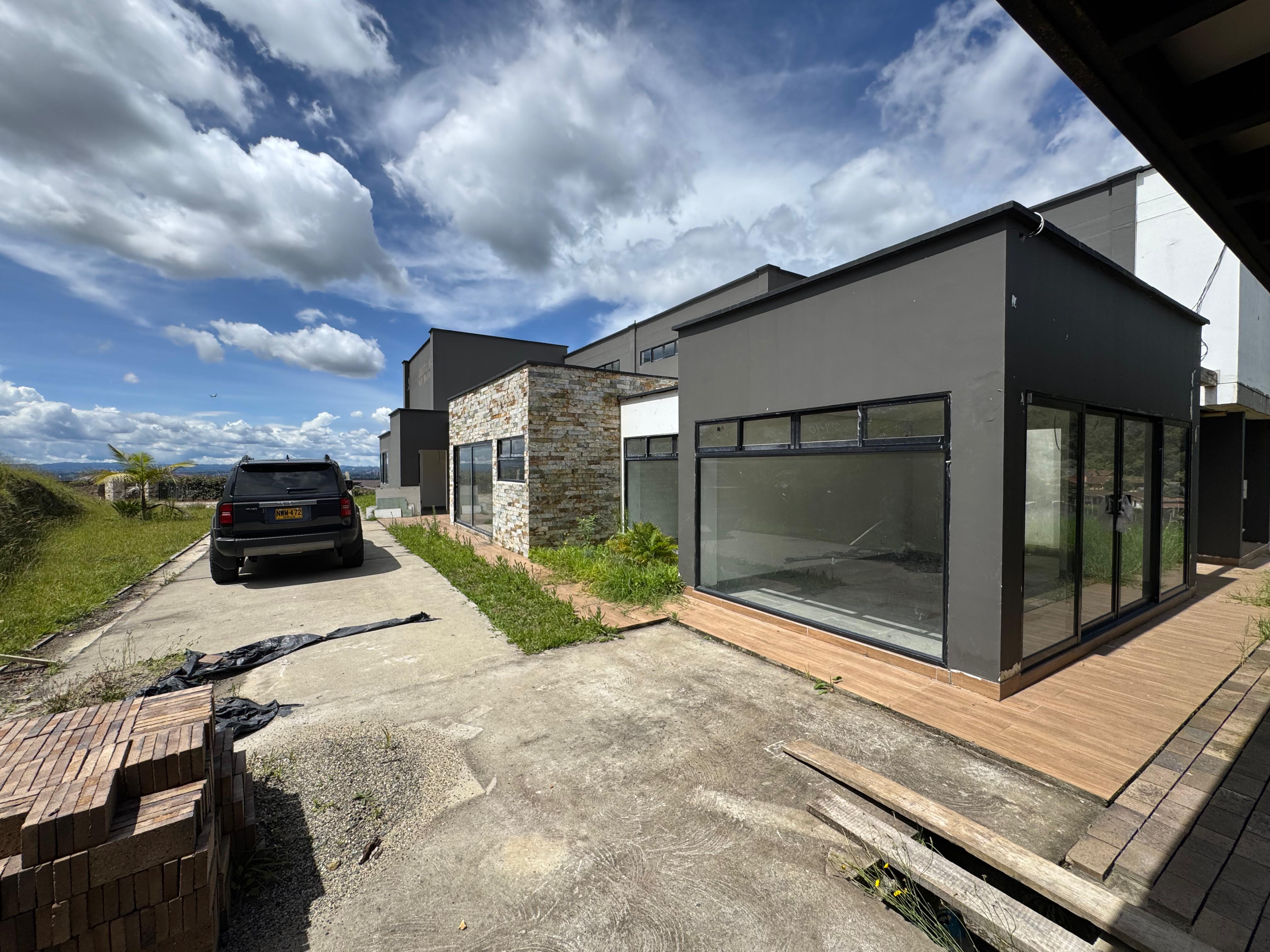 VENTA CASA EN PARCELACIÓN - LLANOGRANDE SECTOR CABECERAS