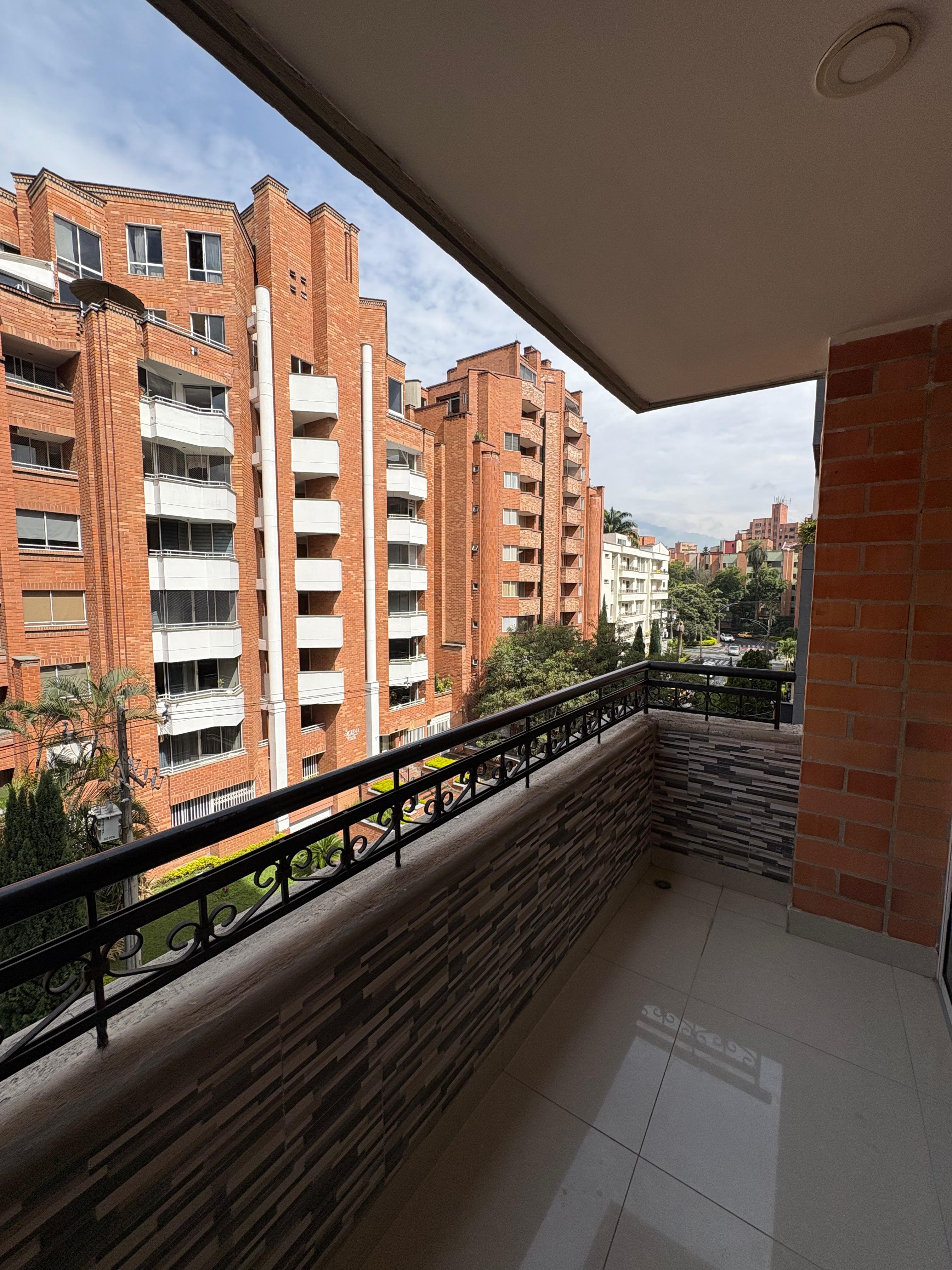 ARRIENDO APARTAMENTO - LAURELES