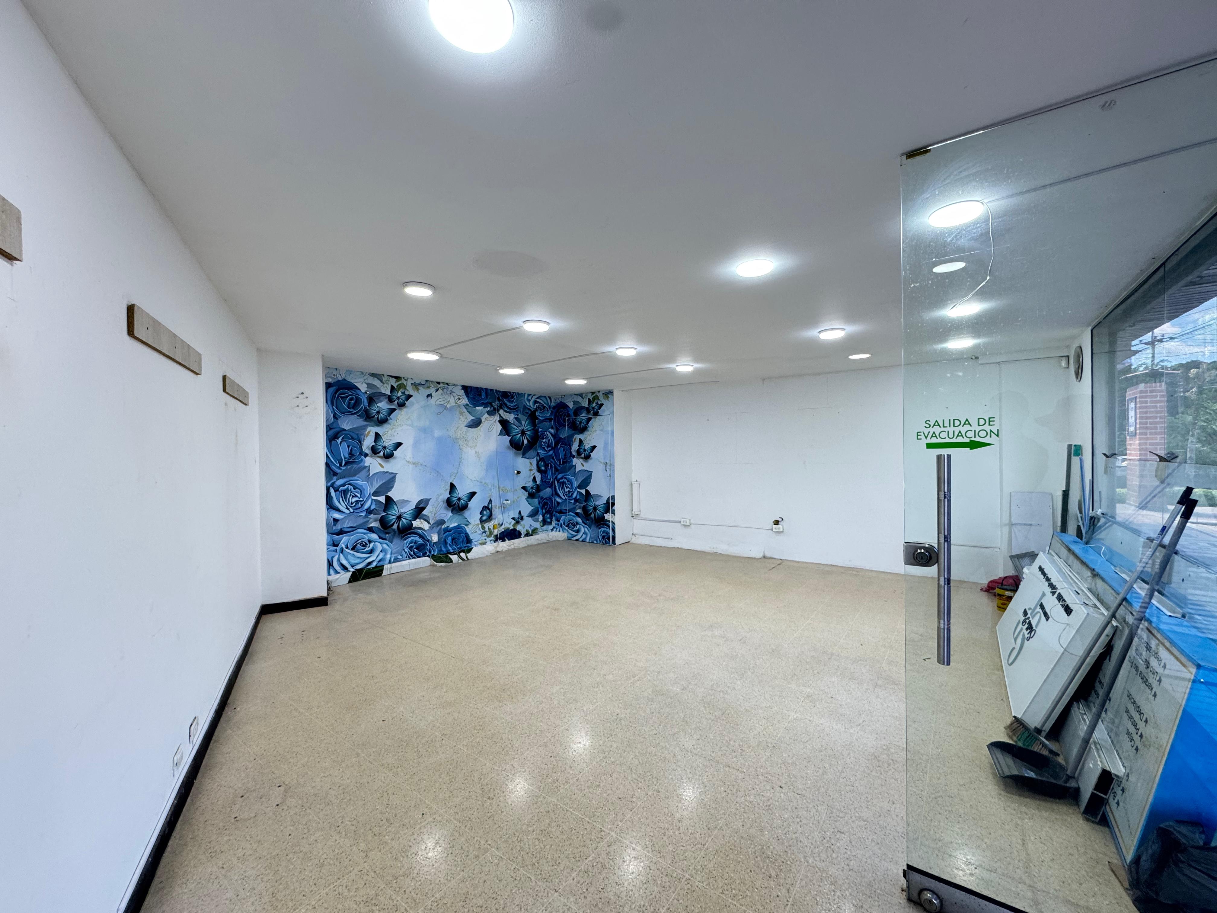 ARRIENDO LOCAL COMERCIAL - POBLADO LAS VEGAS