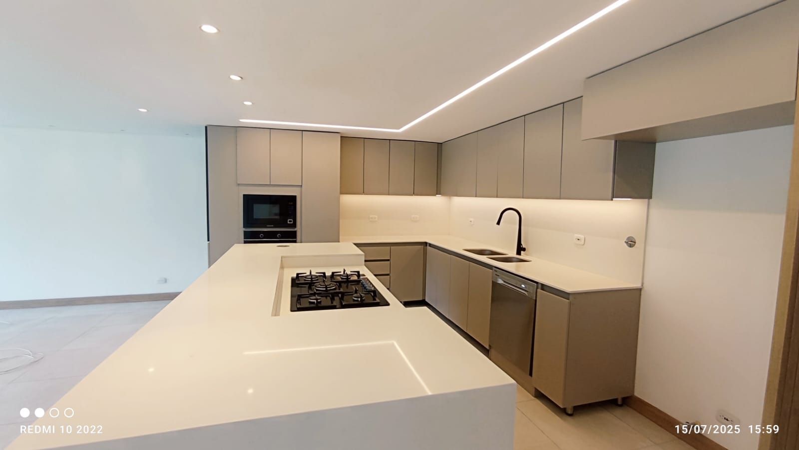 ARRIENDO CASA - ENVIGADO SECTOR INTERMEDIA