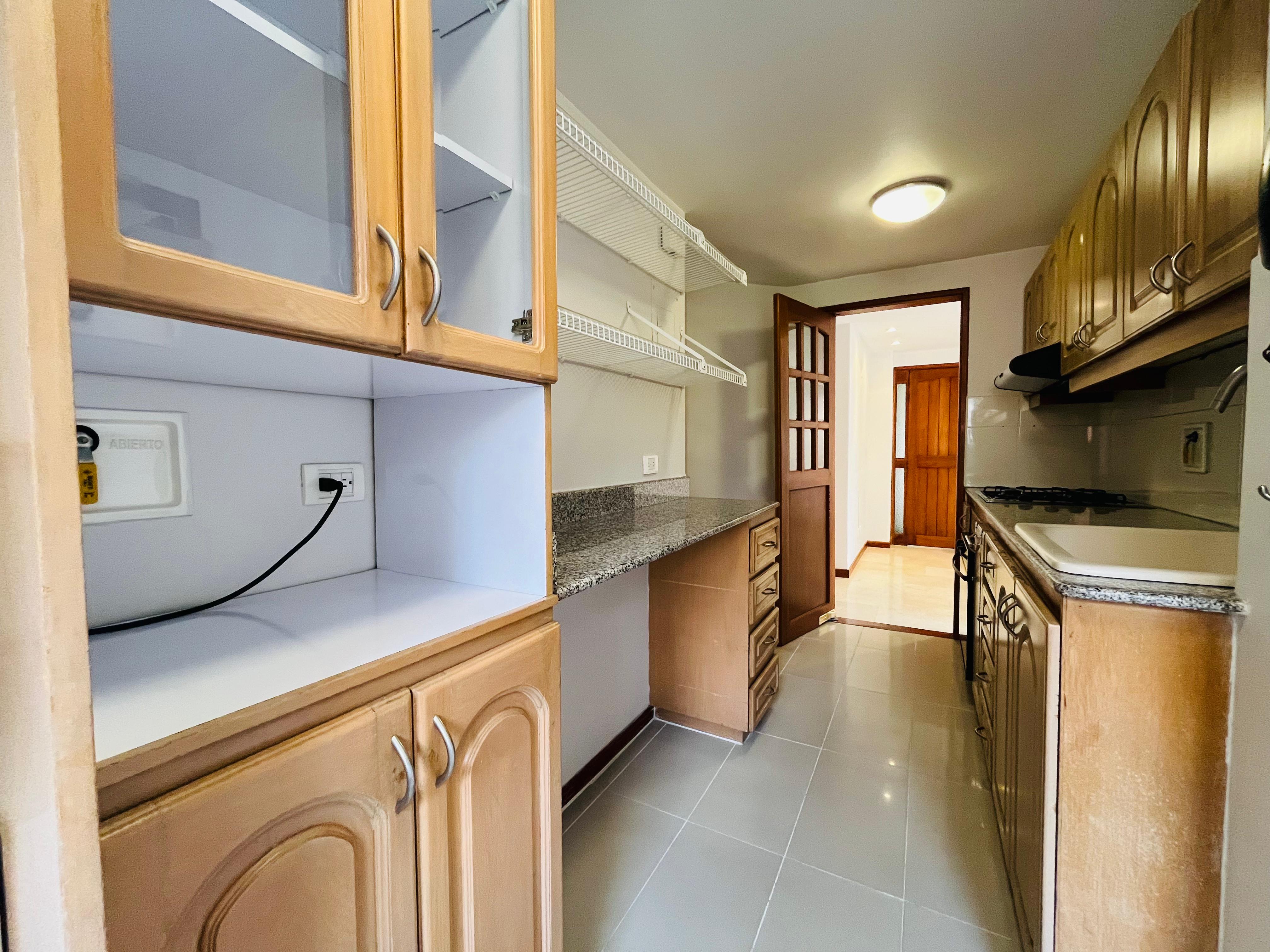 ARRIENDO APARTAMENTO - POBLADO SECTOR INFERIOR CON LOS BALSOS