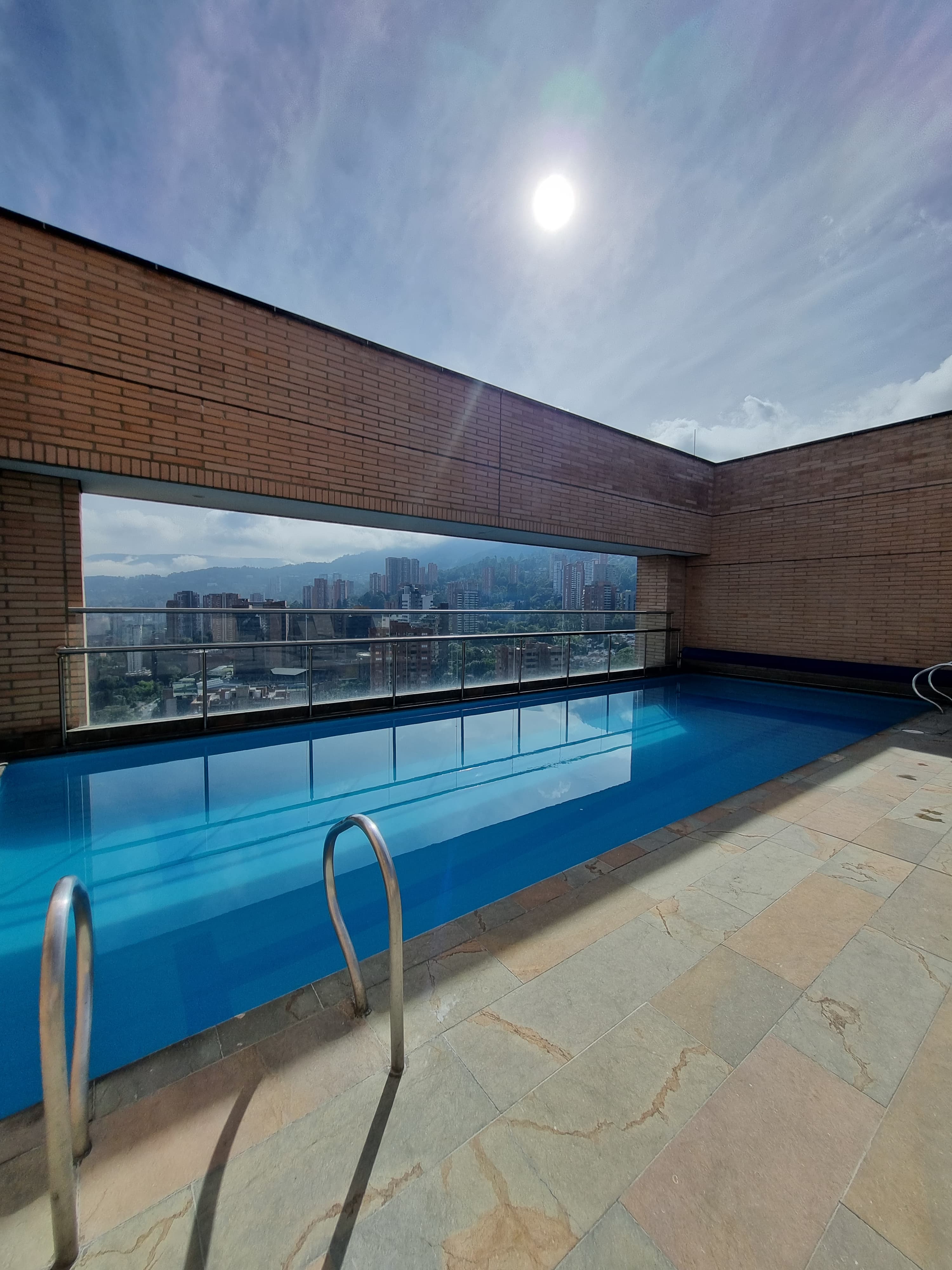 ARRIENDO APARTAMENTO - POBLADO LOS GONZALEZ