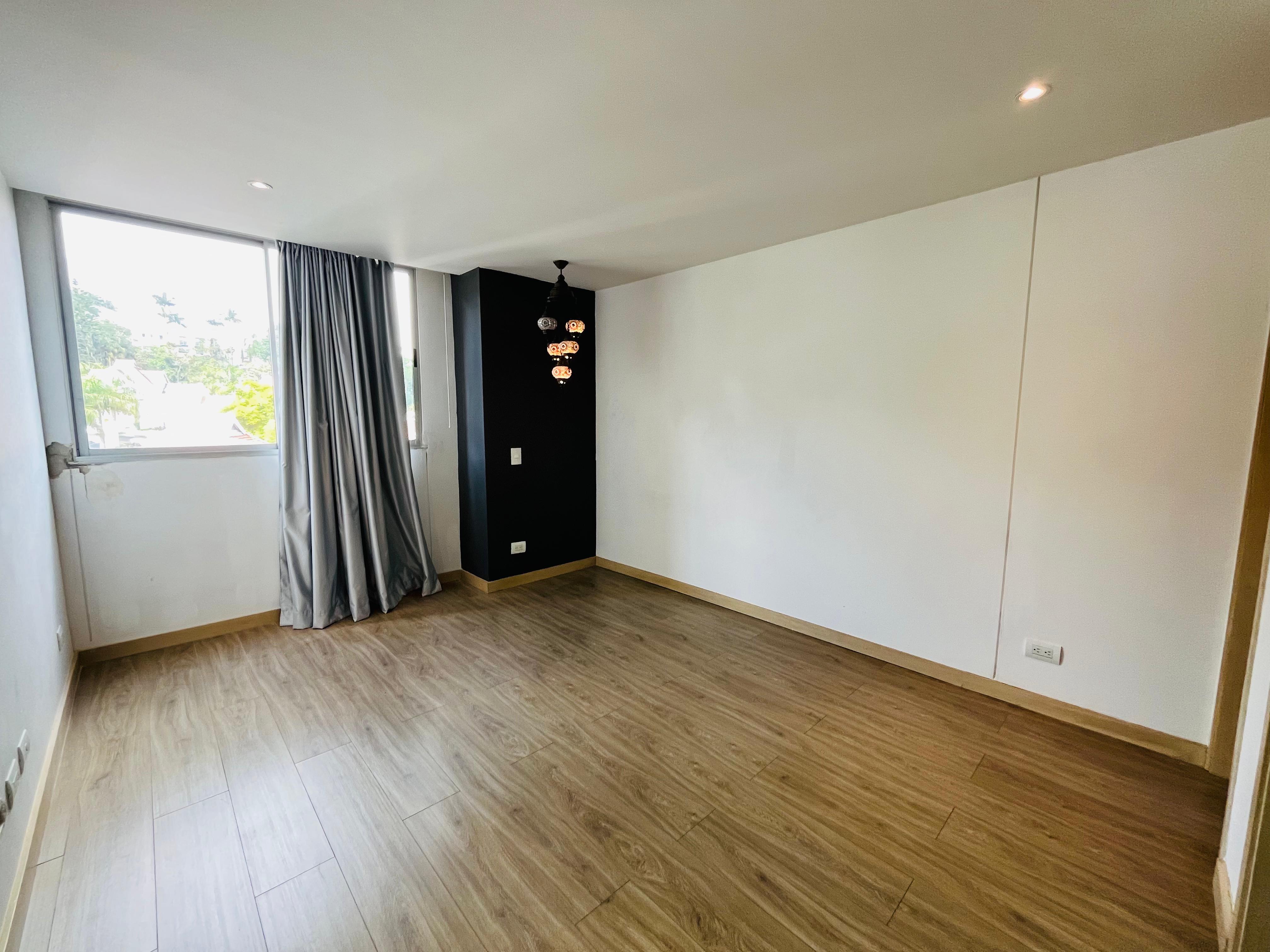 ARRIENDO APARTAMENTO - POBLADO TESORO