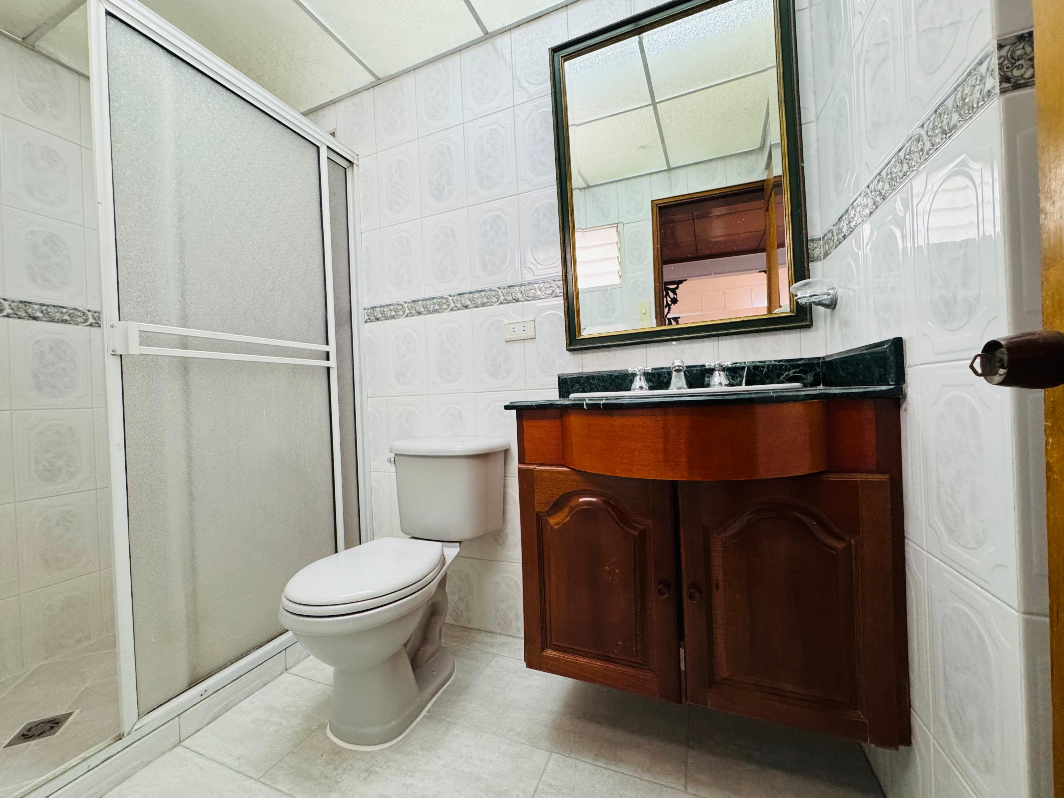ARRIENDO CASA PARA VIVIENDA O COMERCIAL - FLORIA NUEVA