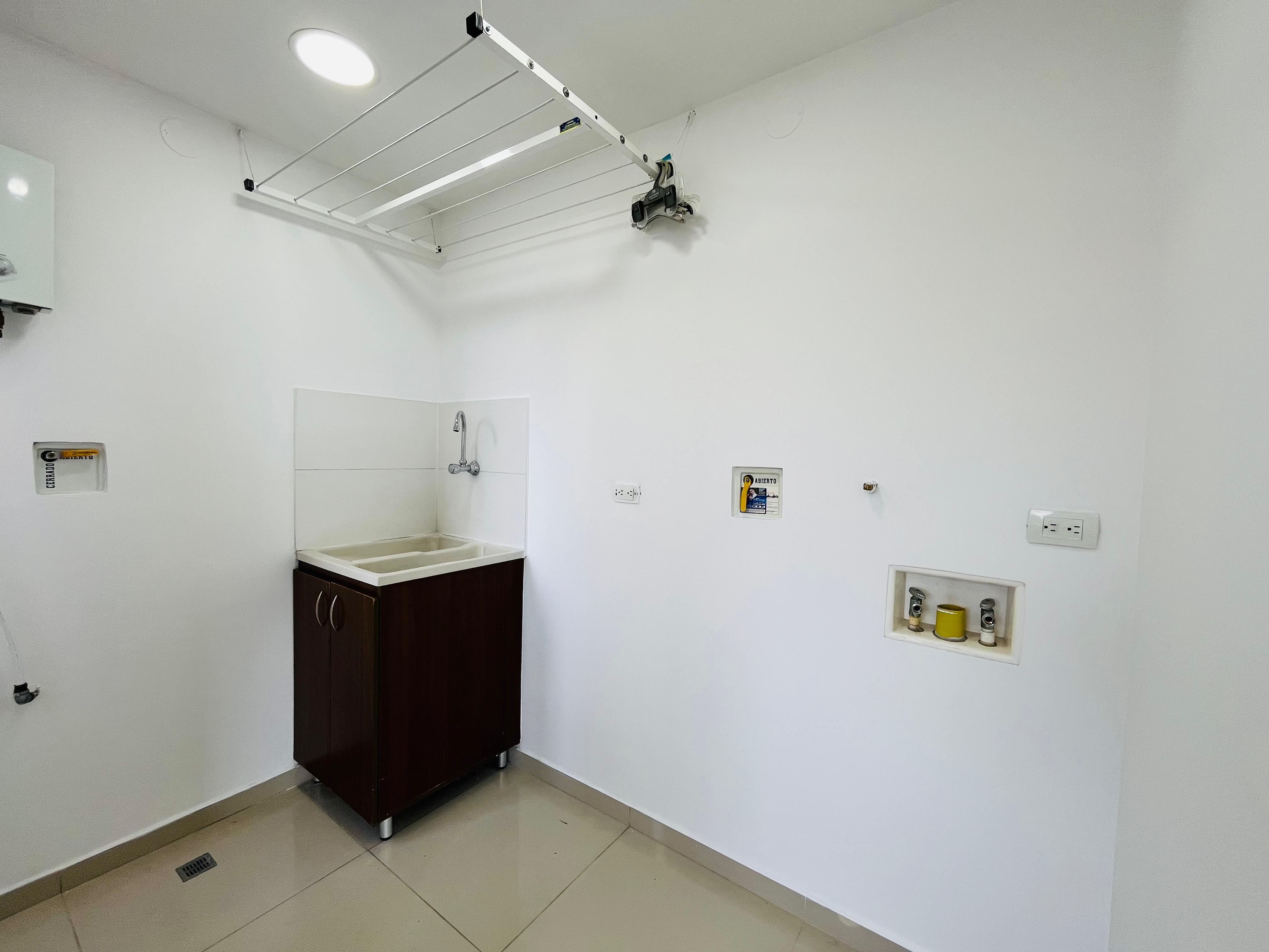 ARRIENDO APARTAMENTO - POBLADO LOS BALSOS