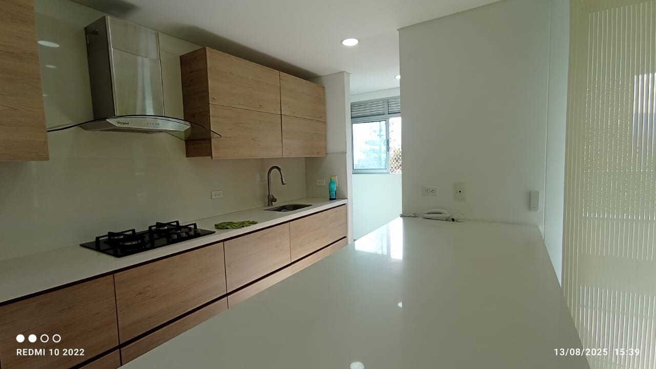 ARRIENDO APARTAMENTO - POBLADO LOMA DE LOS PARRA