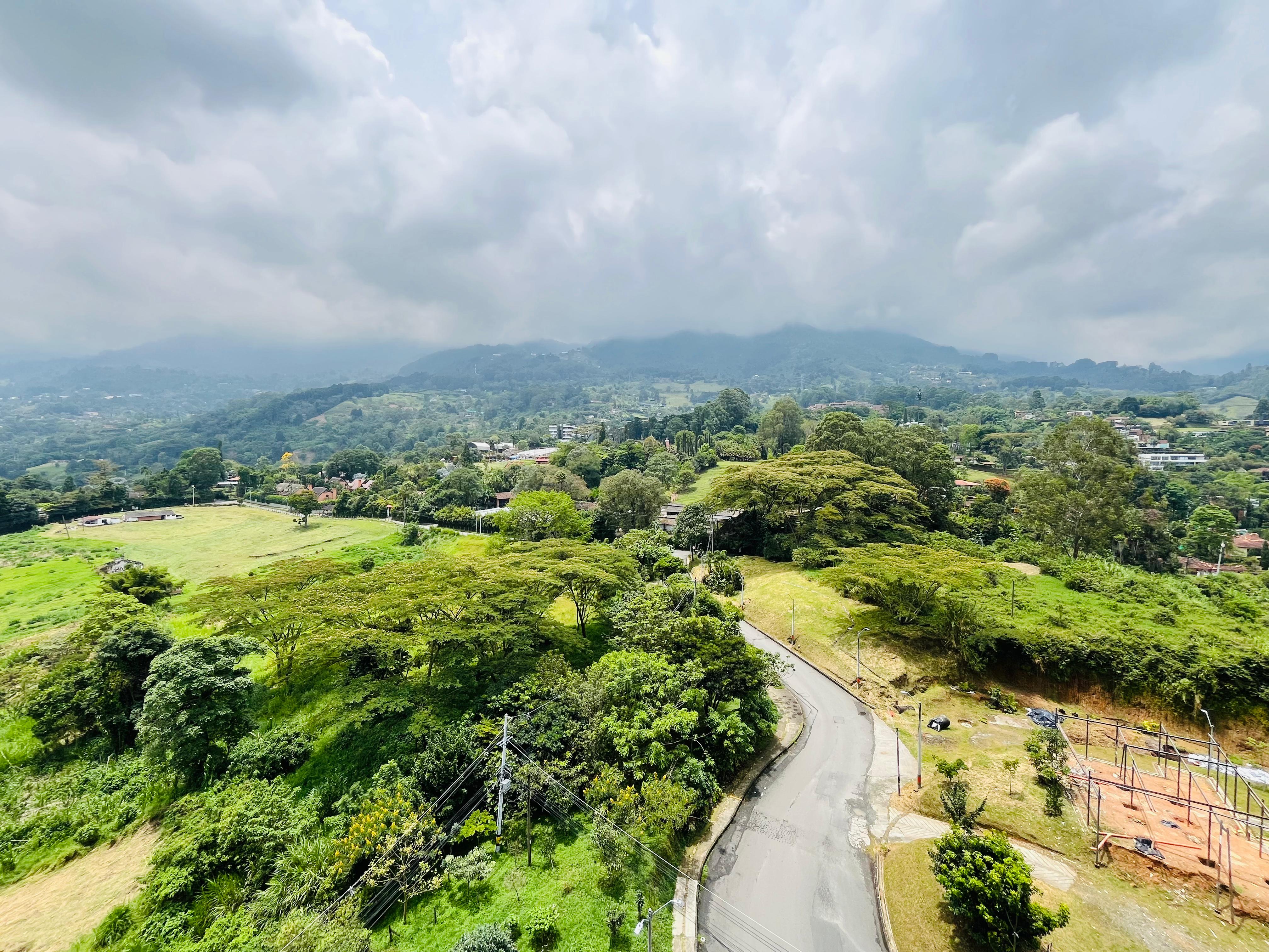 ARRIENDO APARTAMENTO - ENVIGADO LOMA DE LAS BRUJAS
