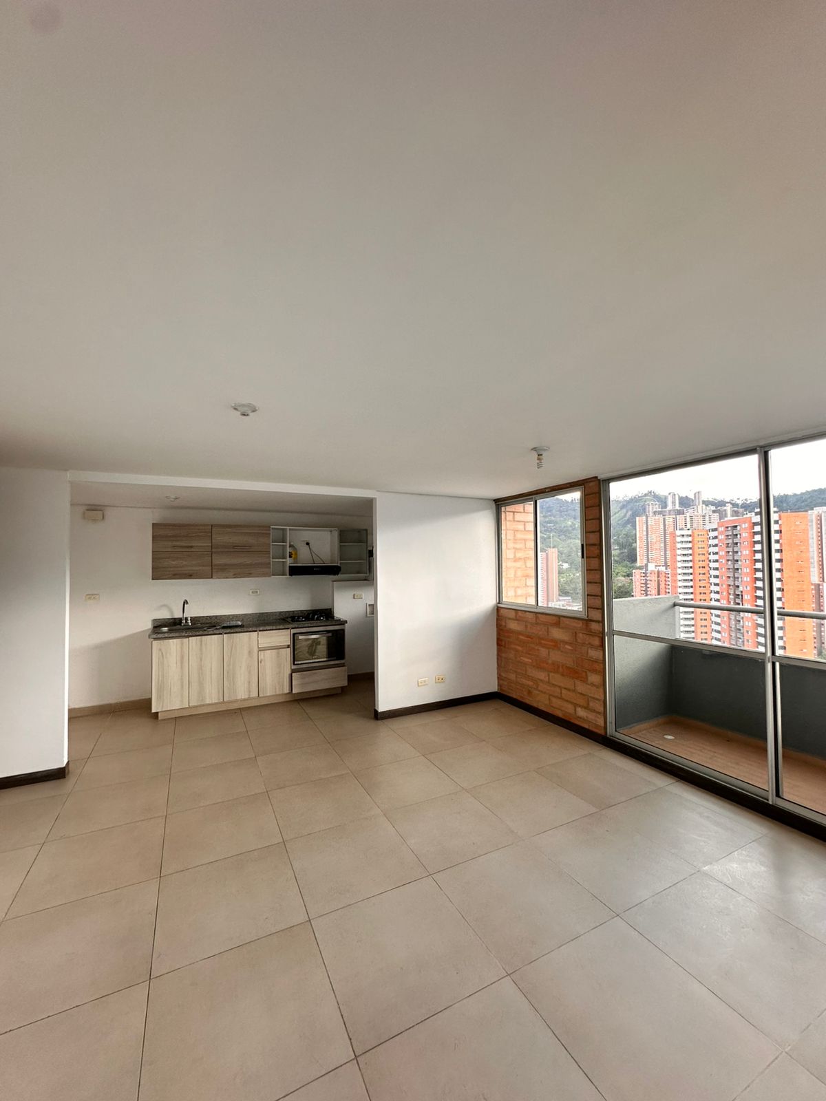 ARRIENDO APARTAMENTO - SABANETA AVES MARIAS PARTE BAJA