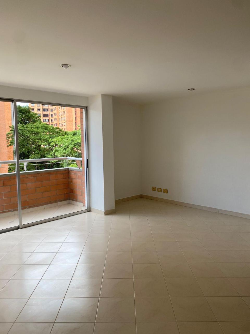 ARRIENDO APARTAMENTO - POBLADO PATIO BONITO