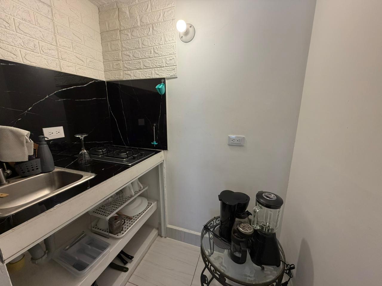 ARRIENDO CASA AMOBLADA O DESOCUPADA - LAURELES