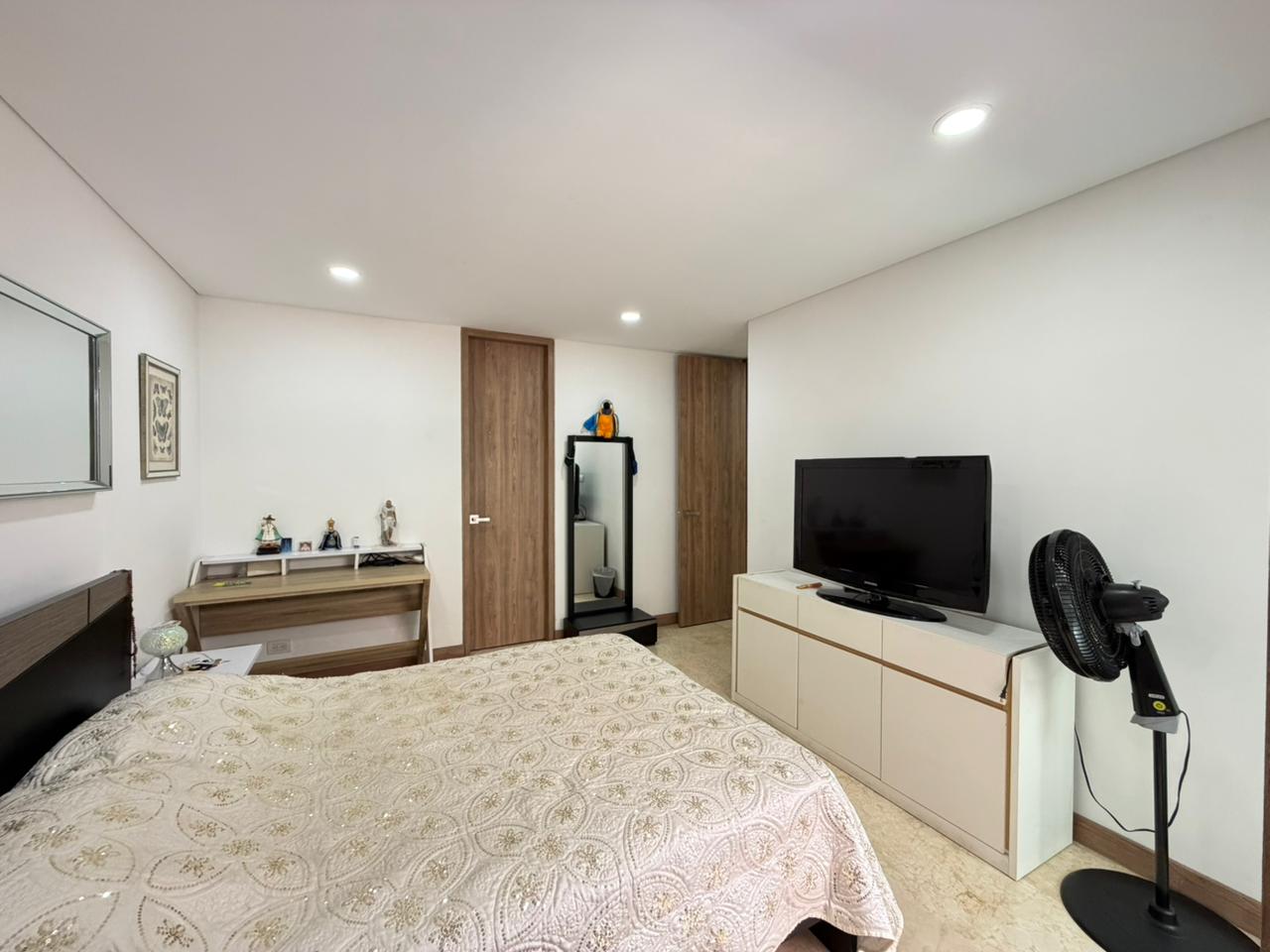 ARRIENDO APARTAMENTO AMOBLADO  - POBLADO CASTROPOL