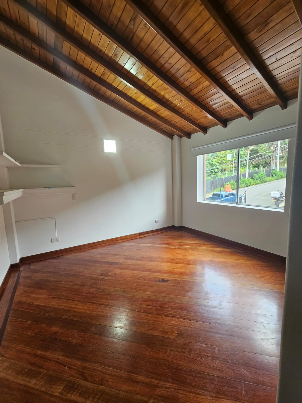 VENTA Y ARRIENDO CASA - POBLADO LA CALERA