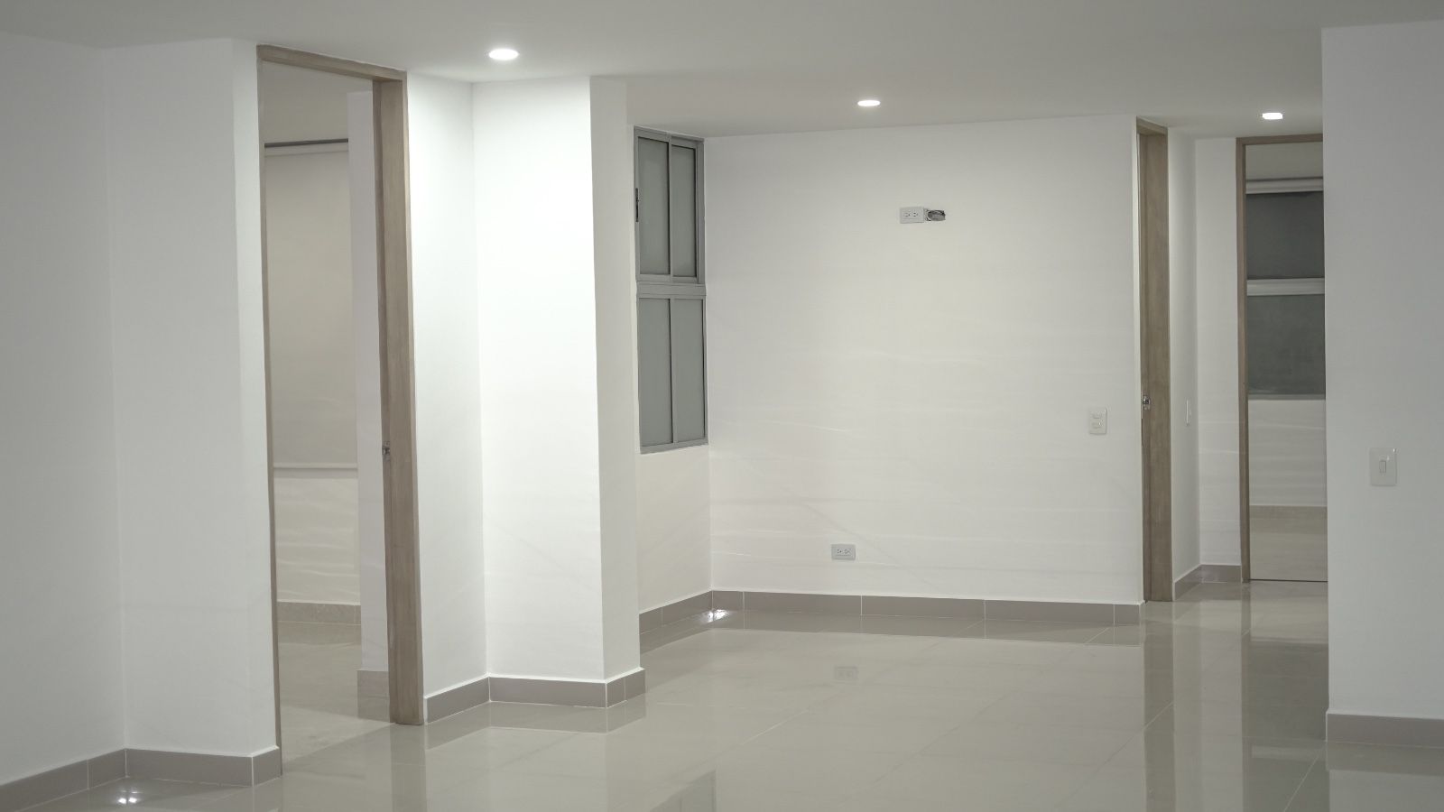 ARRIENDO APARTAMENTO, LAURELES SANTA TERESITA