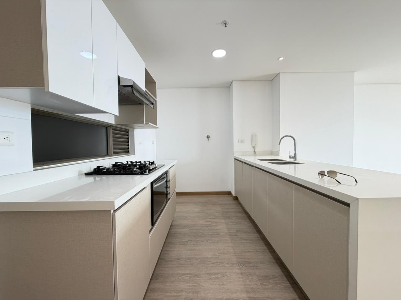 ARRIENDO APARTAESTUDIO - POBLADO SECTOR LINARES