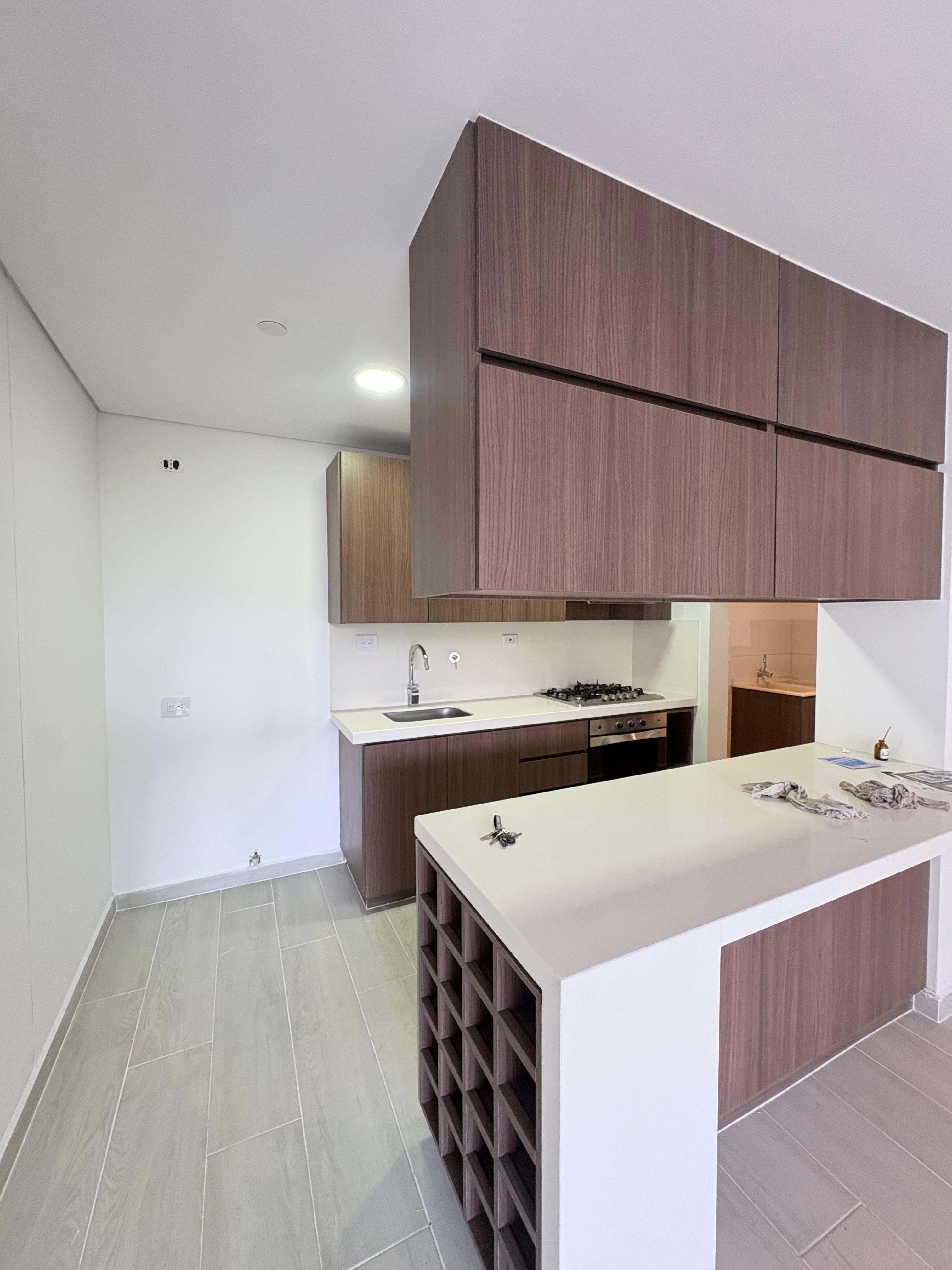 ARRIENDO APARTAMENTO, POBLADO CASTROPOL