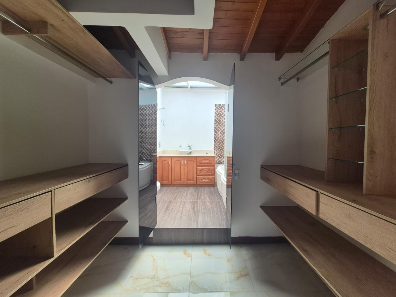 ARRIENDO APARTAMENTO DUPLEX POBLADO PALMAS