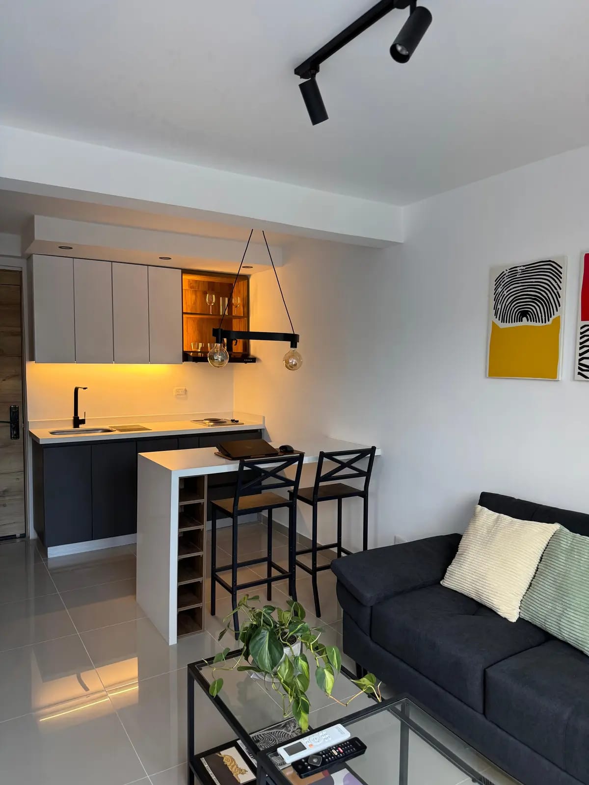 Vendo aparta estudio en el barrio el refugio, Cali