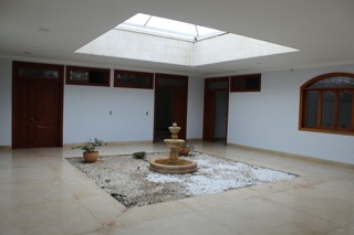 Arriendo casa independiente en ciudad jardin , Cali