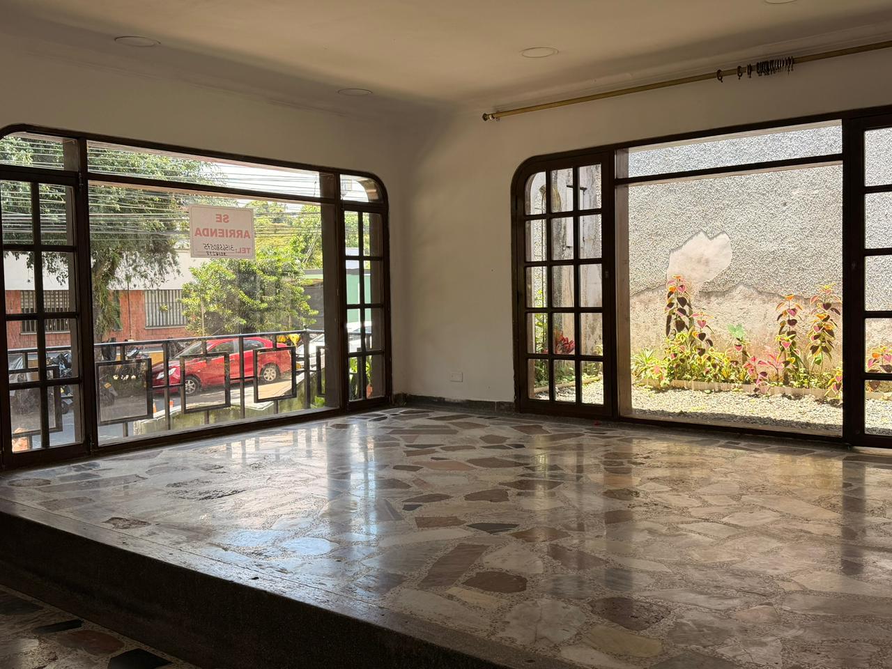 Casa de gran amplitud en excelente ubicación 