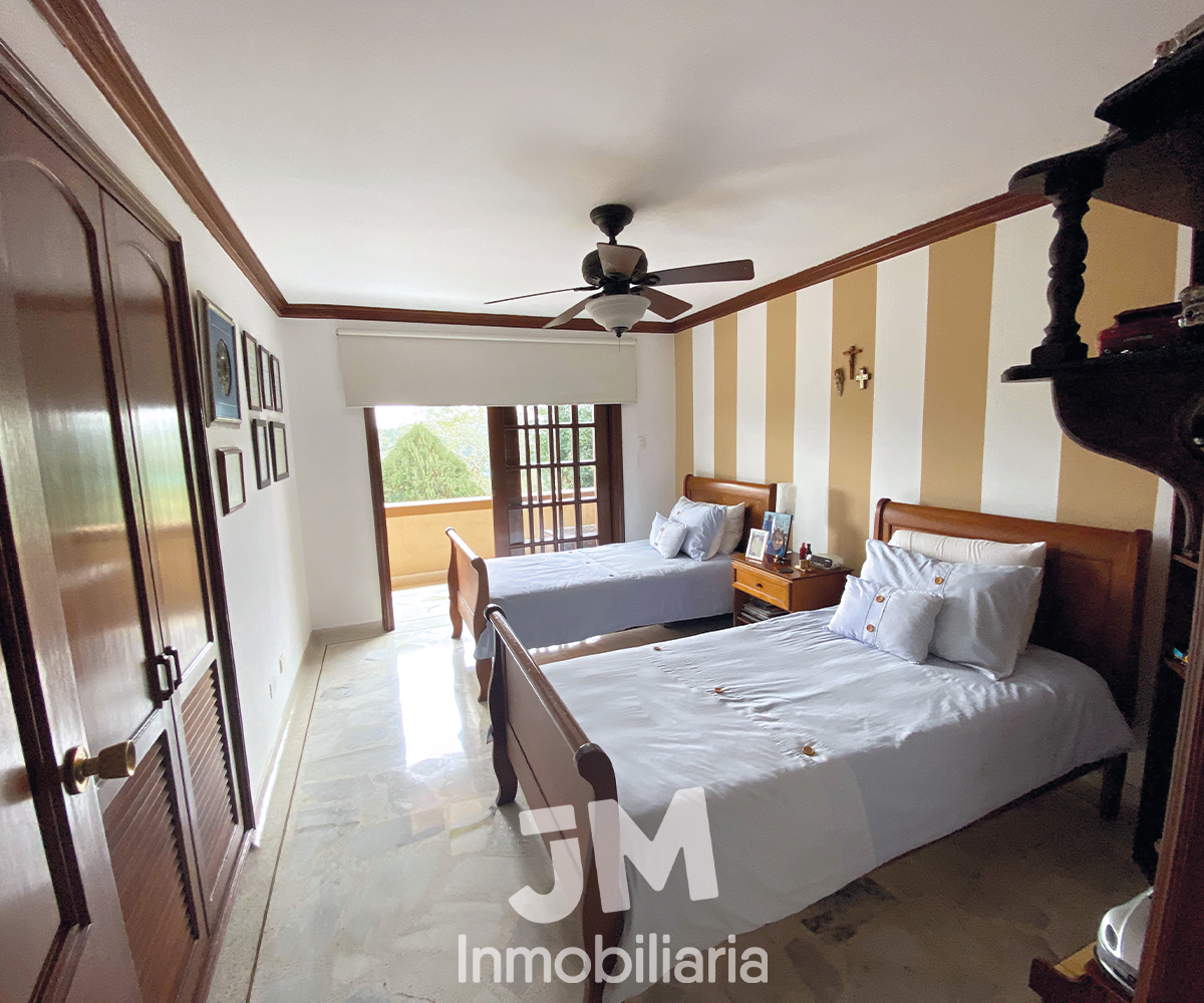 CASA EN VENTA EN LOMA DE LA RIVERITA