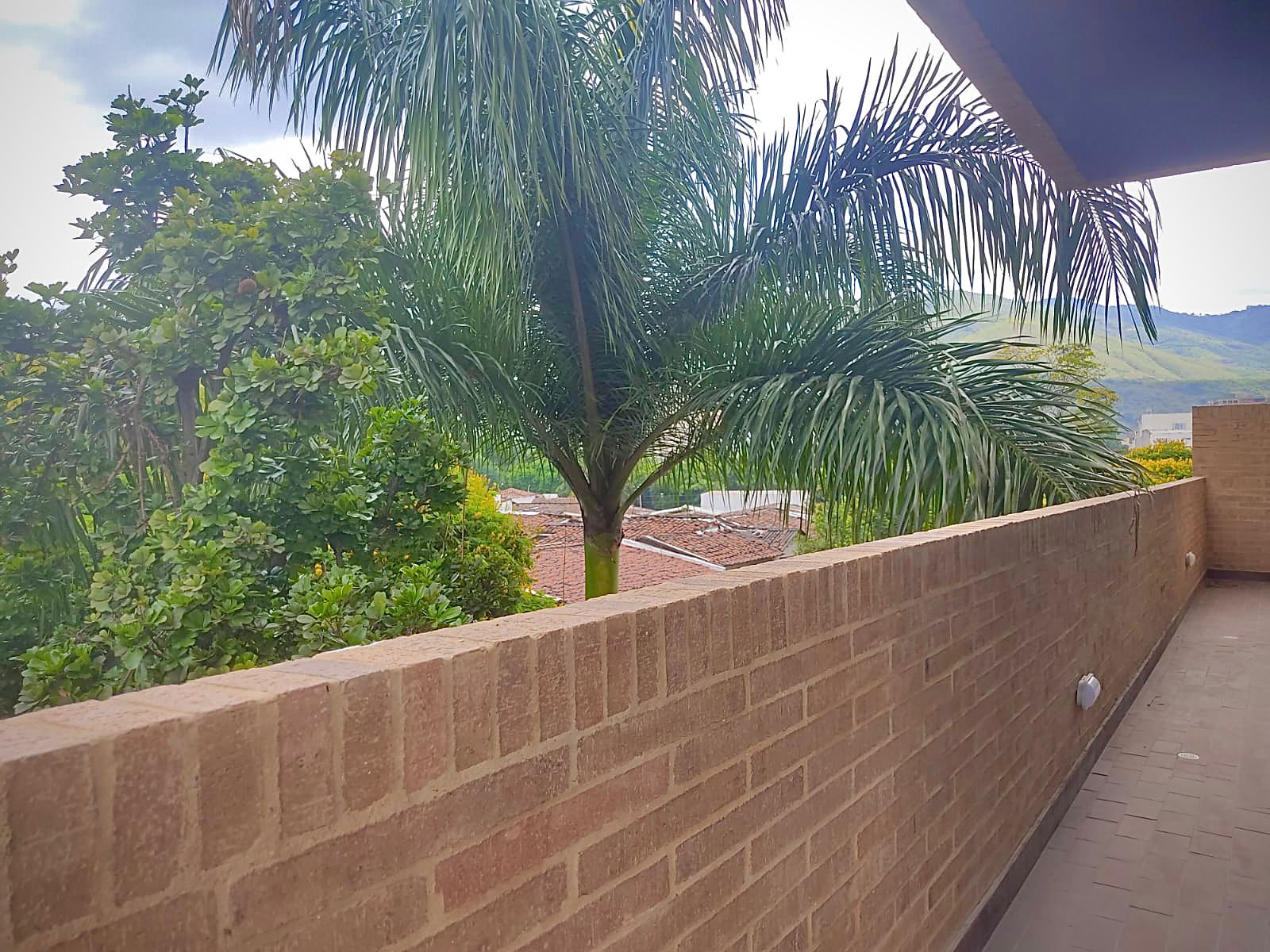 APARTAESTUDIO EN EL NORTE DE CALI, BARRIO PRADOS DEL NORTE