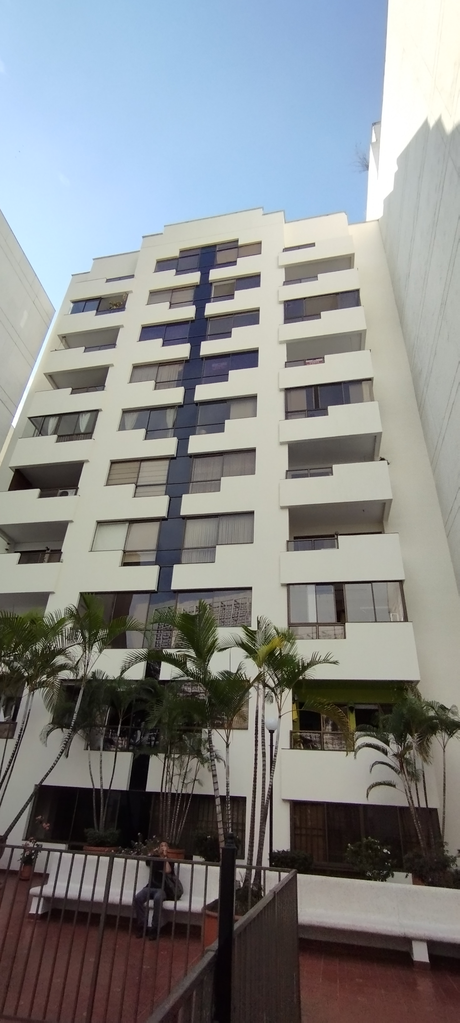 SE VENDE APTO EN EL BARRIO JUANAMBU DE CALI