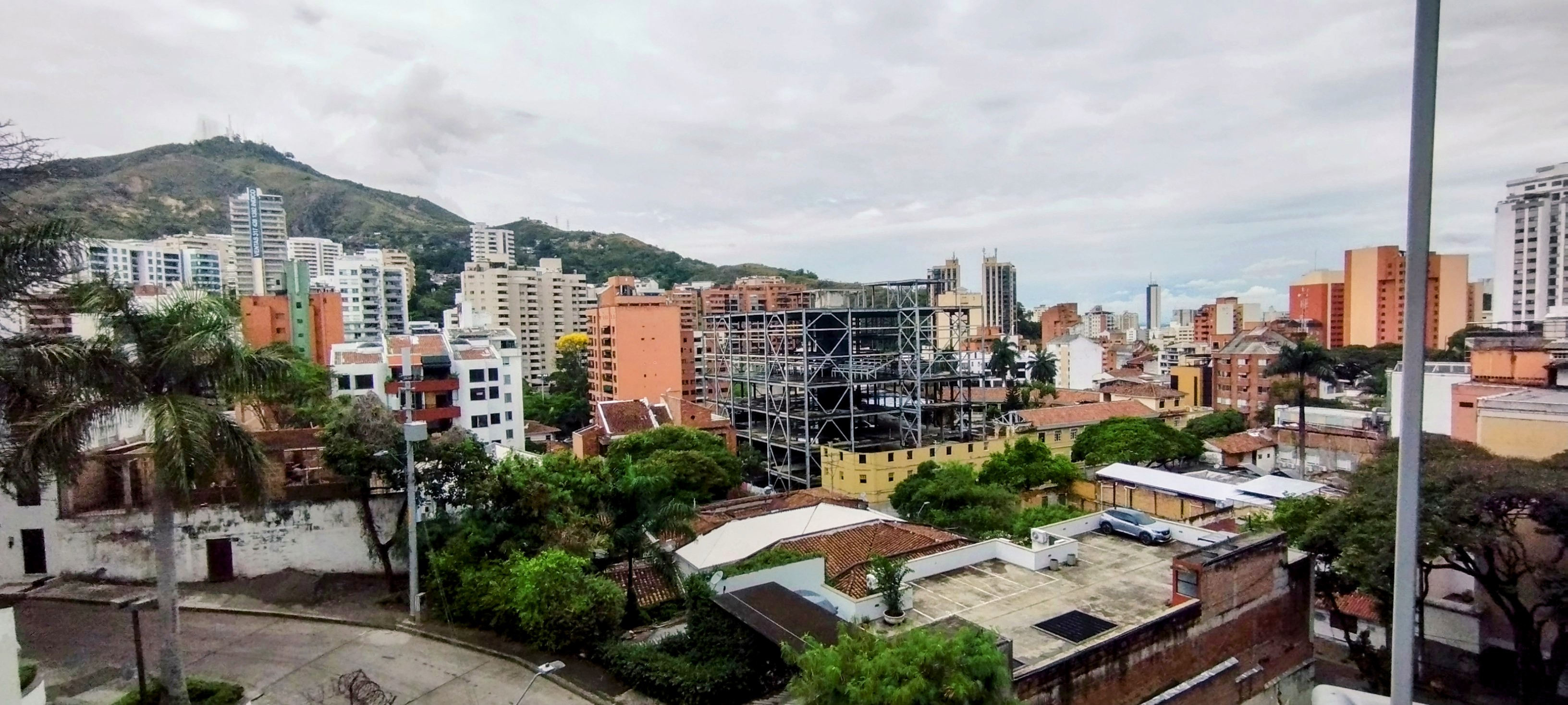 VENDO APARTAMENTO DE DOS DORMITORIOS EN EL BARRIO EL PEÑON - CALI